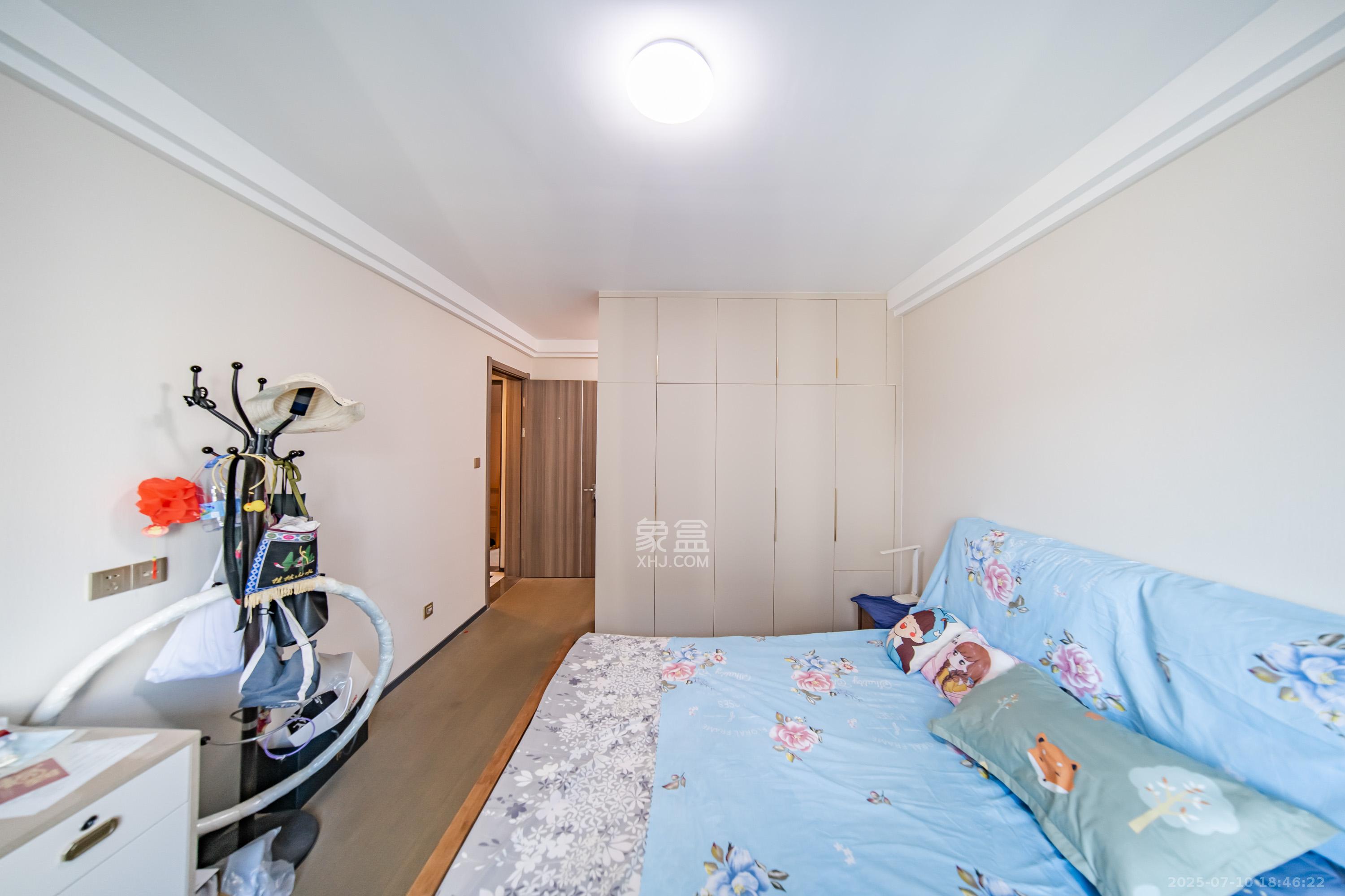 中海阅麓山二期 3室2厅1卫 155.0万 中海阅麓山二期 3室2厅1卫 155.0万卧室