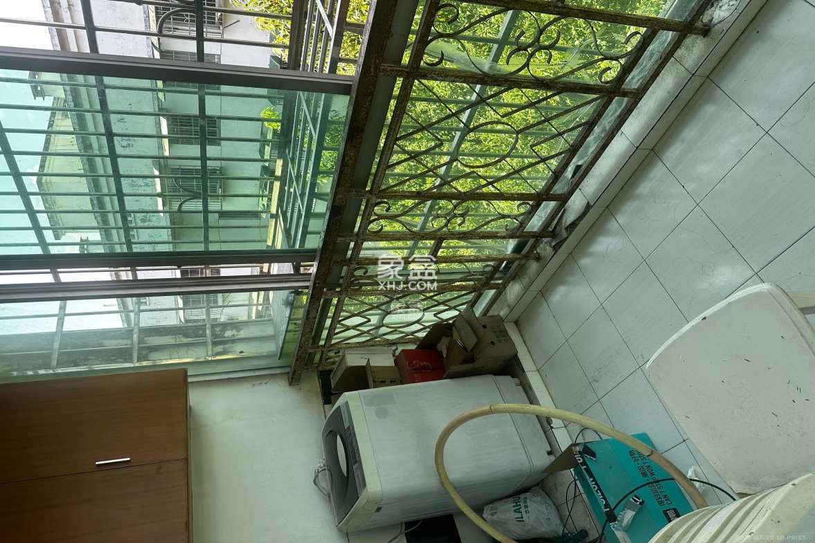 中南汽车世界 2室2厅1卫 1000.0元/月 中南汽车世界 2室2厅1卫 1000.0元/月室内图