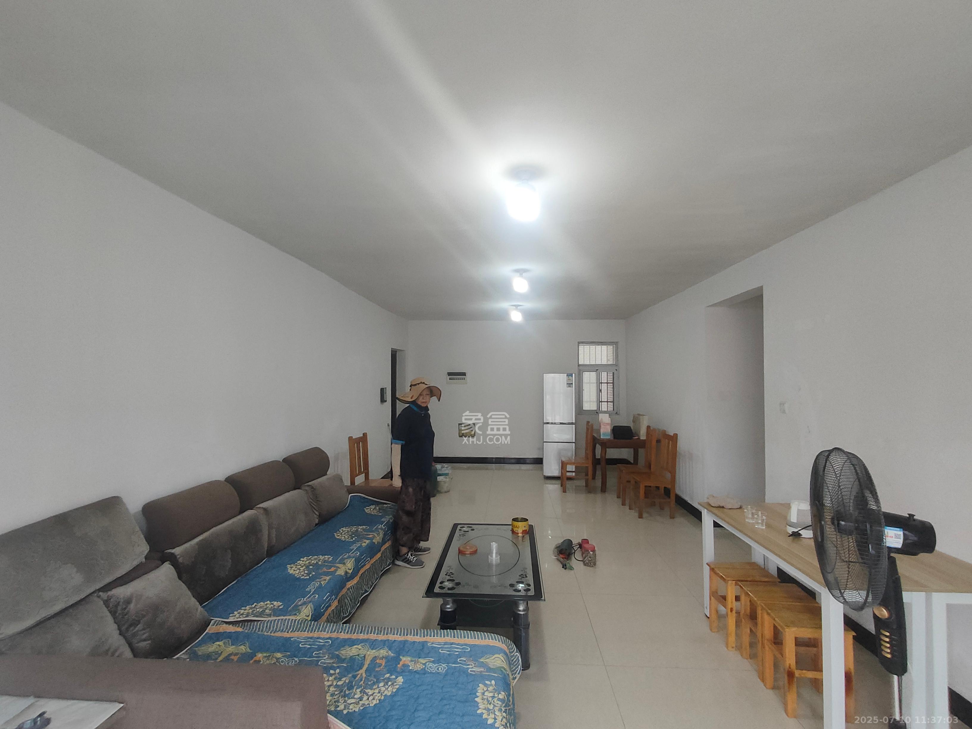 骑龙安置小区 3室2厅1卫 2800.0元/月 骑龙安置小区 3室2厅1卫 2800.0元/月室内图