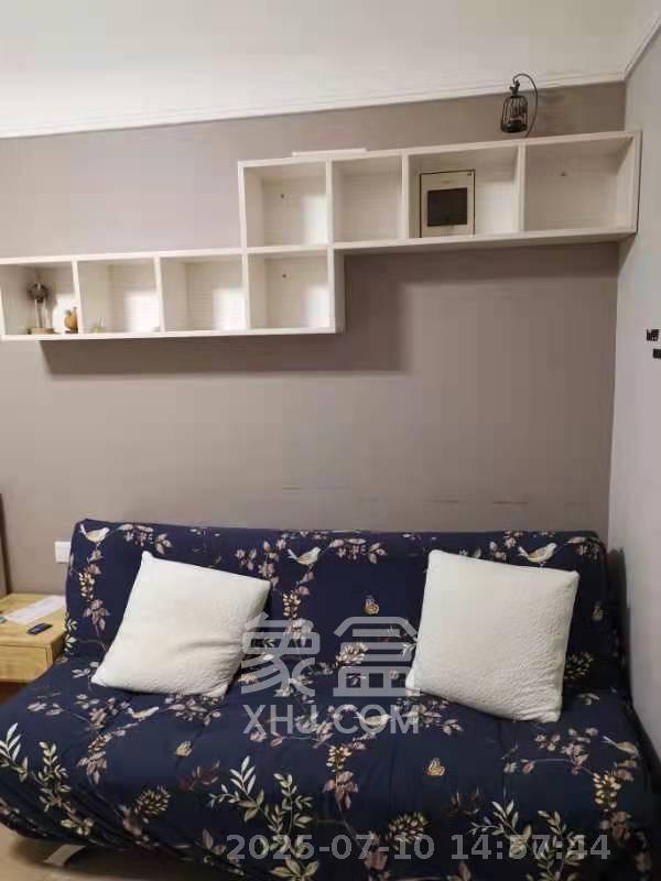 万科金色家园  1室1厅1卫    1200.0元/月 万科金色家园  1室1厅1卫    1200.0元/月室内图