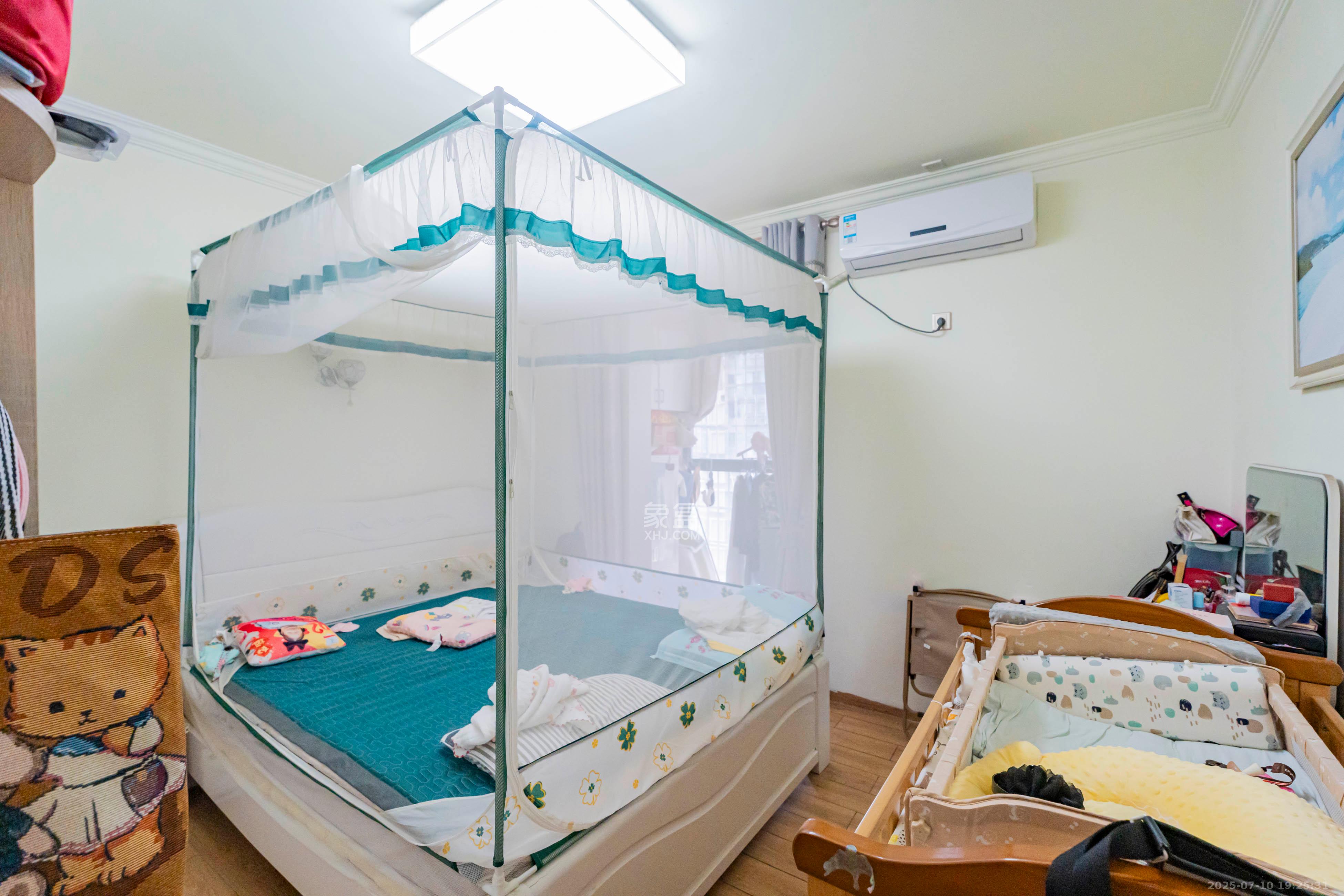 绿洲花园  3室2厅1卫    90.0万 绿洲花园  3室2厅1卫    90.0万卧室