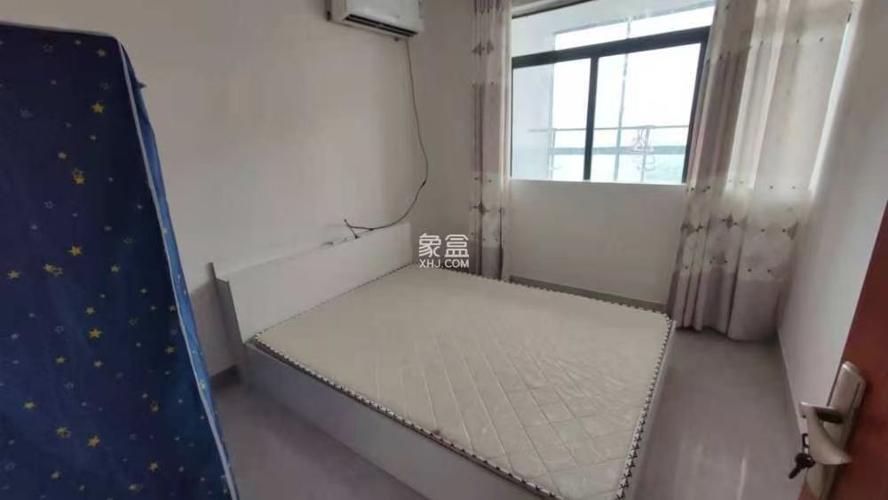雅士林欣城  3室2厅2卫   1800.00元/月室内图