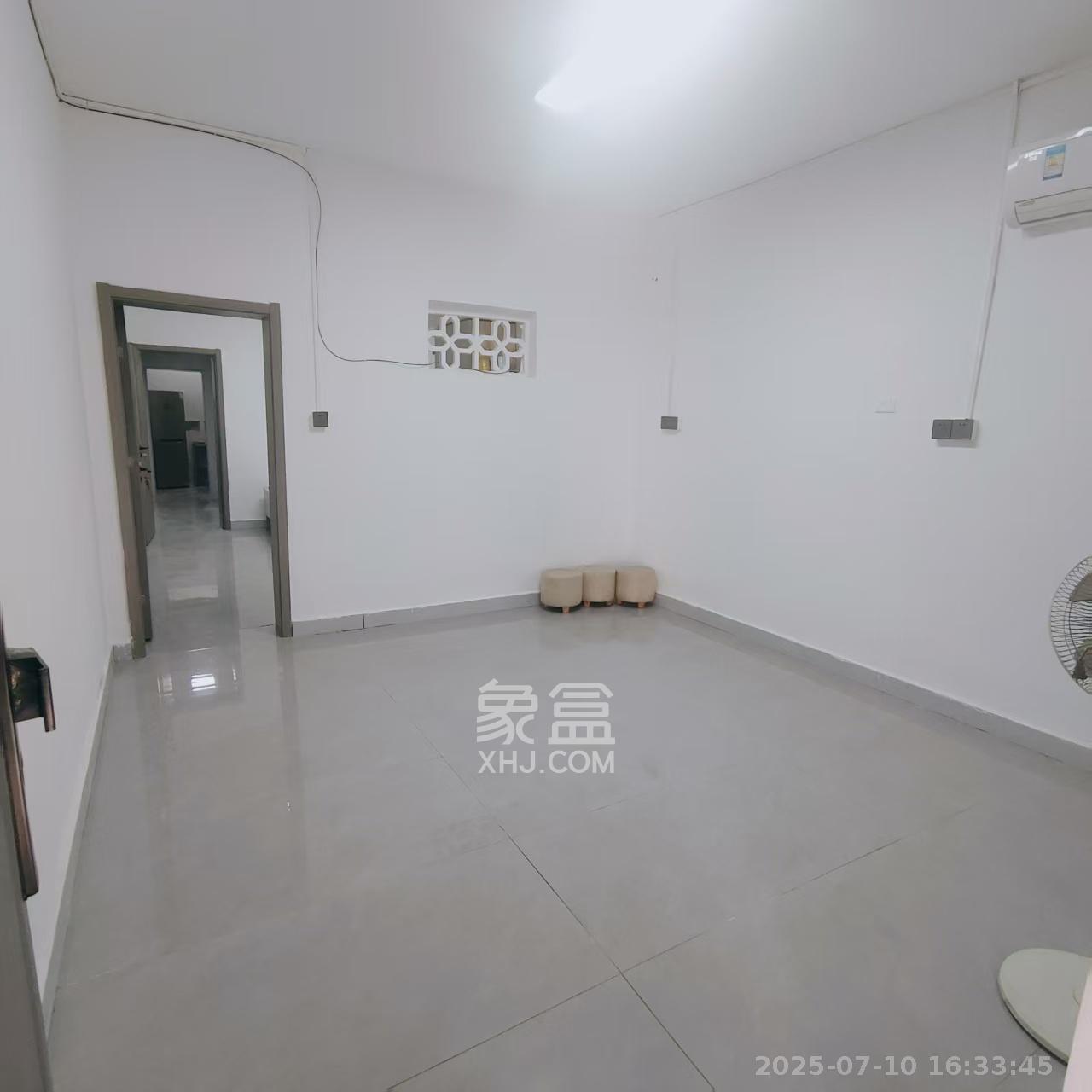 白果园散盘  1室1厅1卫   2000.00元/月