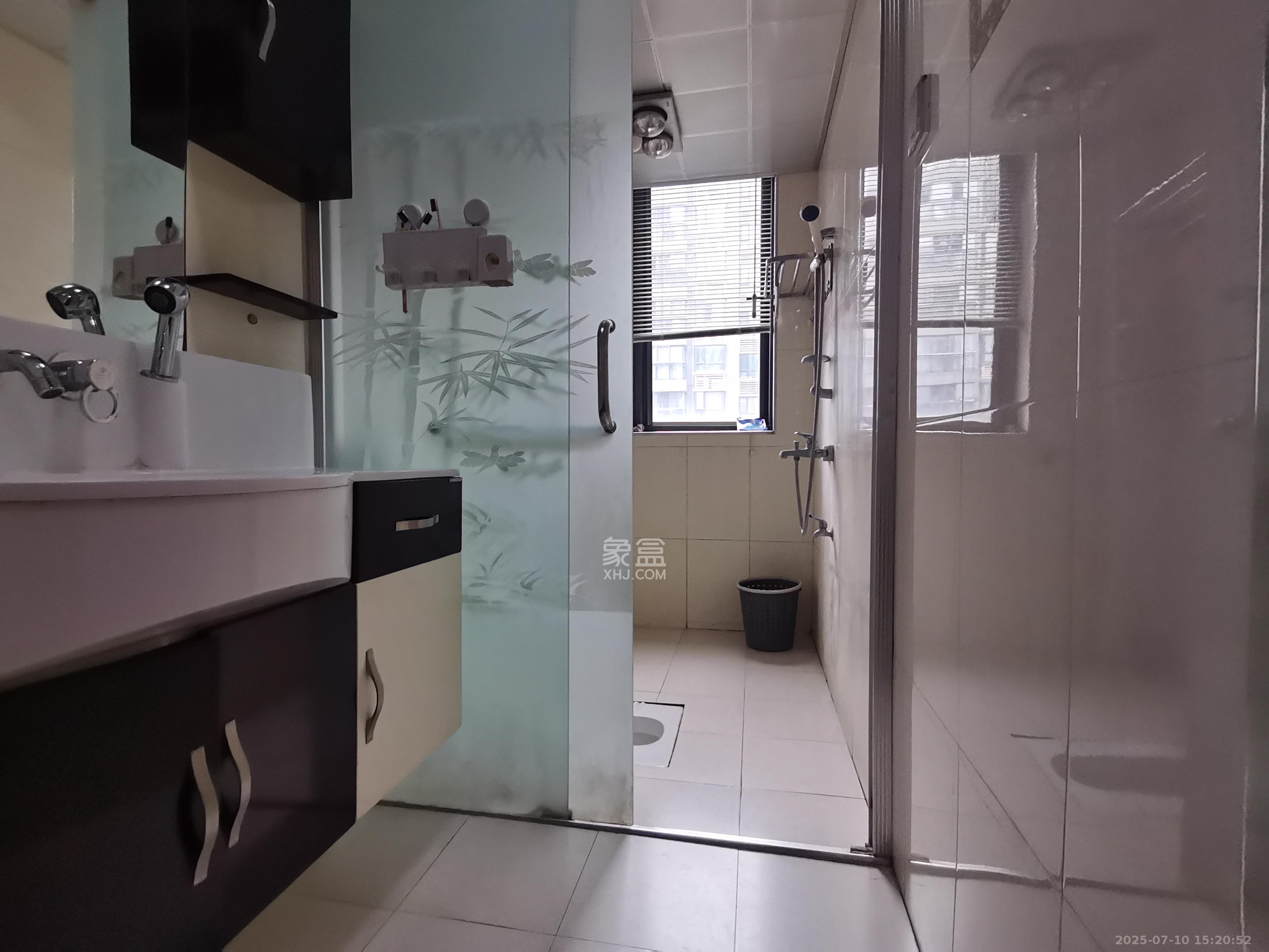 莱茵城  3室2厅1卫    2200.0元/月 莱茵城  3室2厅1卫    2200.0元/月室内图