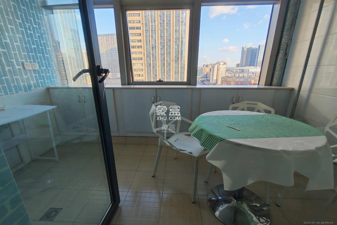 奥克斯广场 1室0厅1卫 1800.0元/月 奥克斯广场 1室0厅1卫 1800.0元/月室内图