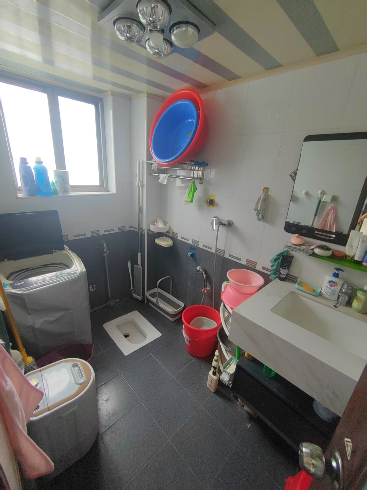 网点公司 3室2厅1卫 29.8万 网点公司 3室2厅1卫 29.8万客厅