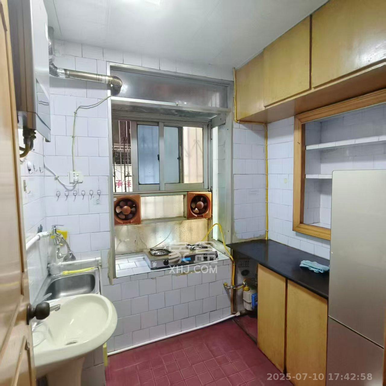 长郡花园  2室1厅1卫    2500.0元/月 长郡花园  2室1厅1卫    2500.0元/月室内图