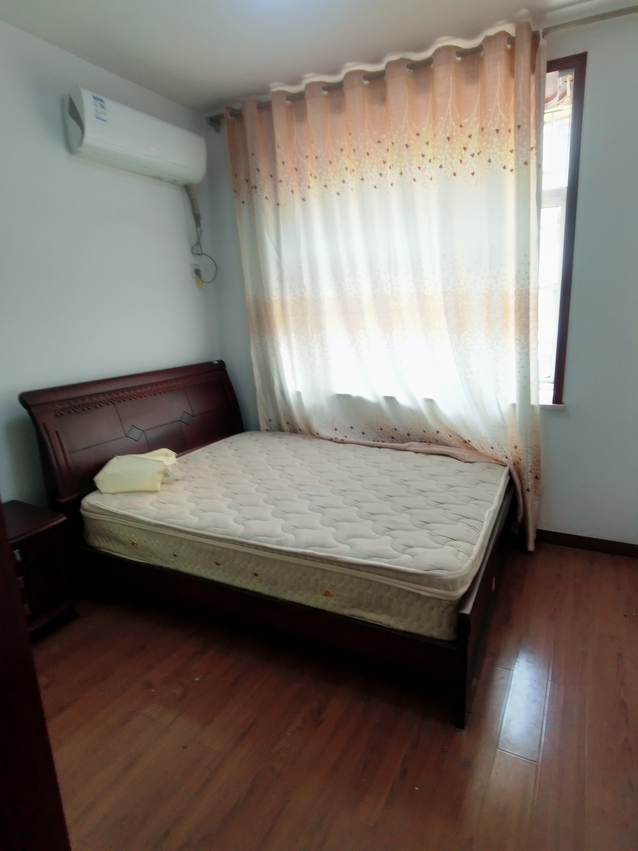 春晓小区  3室2厅2卫   1400.00元/月室内图