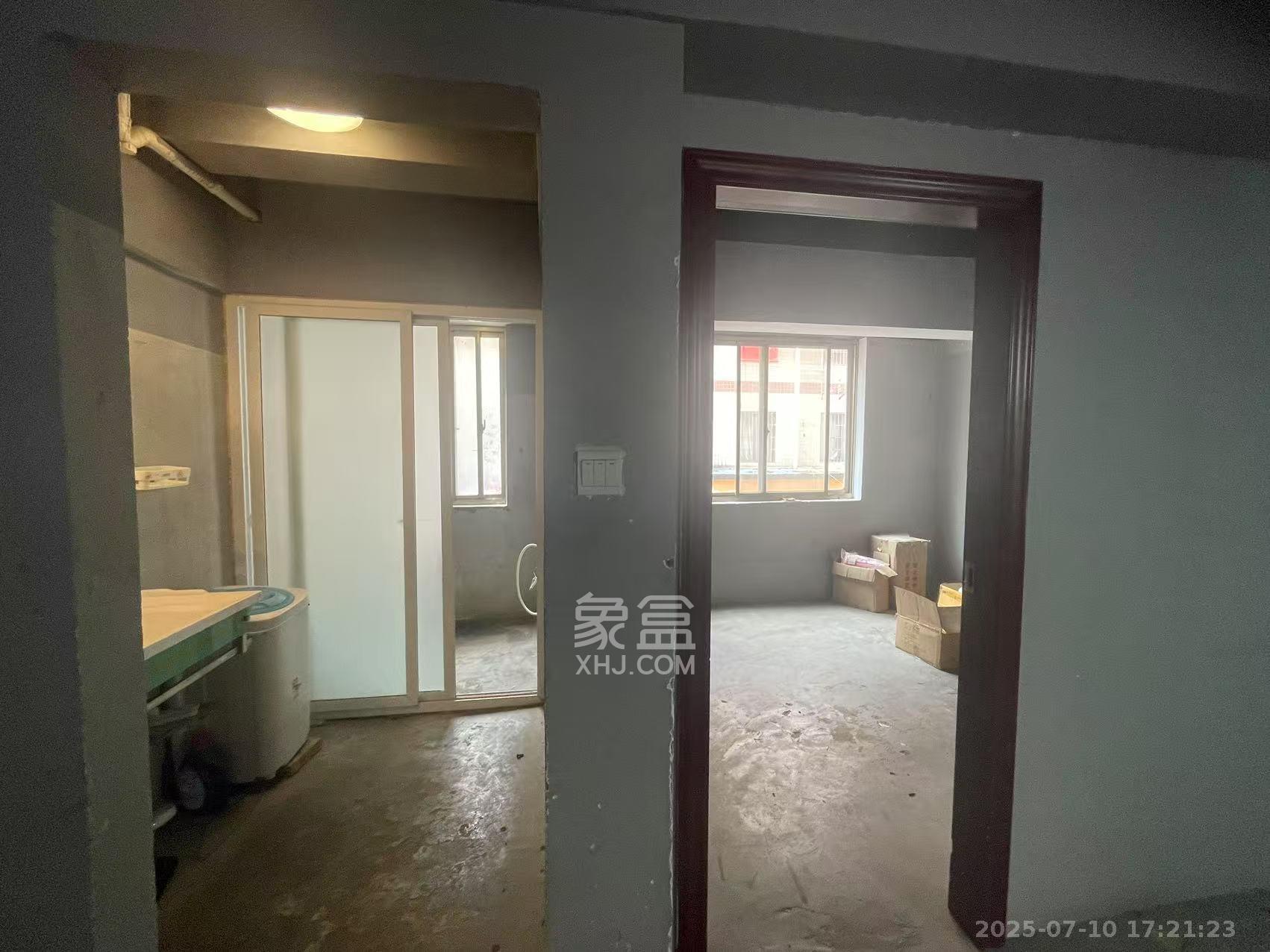 高桥火焰市场 8室3厅5卫 4000.0元/月 高桥火焰市场 8室3厅5卫 4000.0元/月室内图