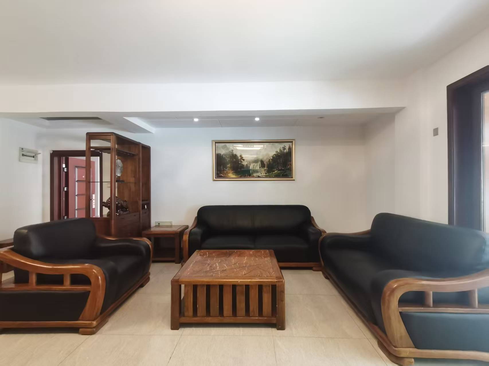 佳宁娜小区(梓山湖小区) 4室2厅2卫 57.0万 佳宁娜小区(梓山湖小区) 4室2厅2卫 57.0万室内图