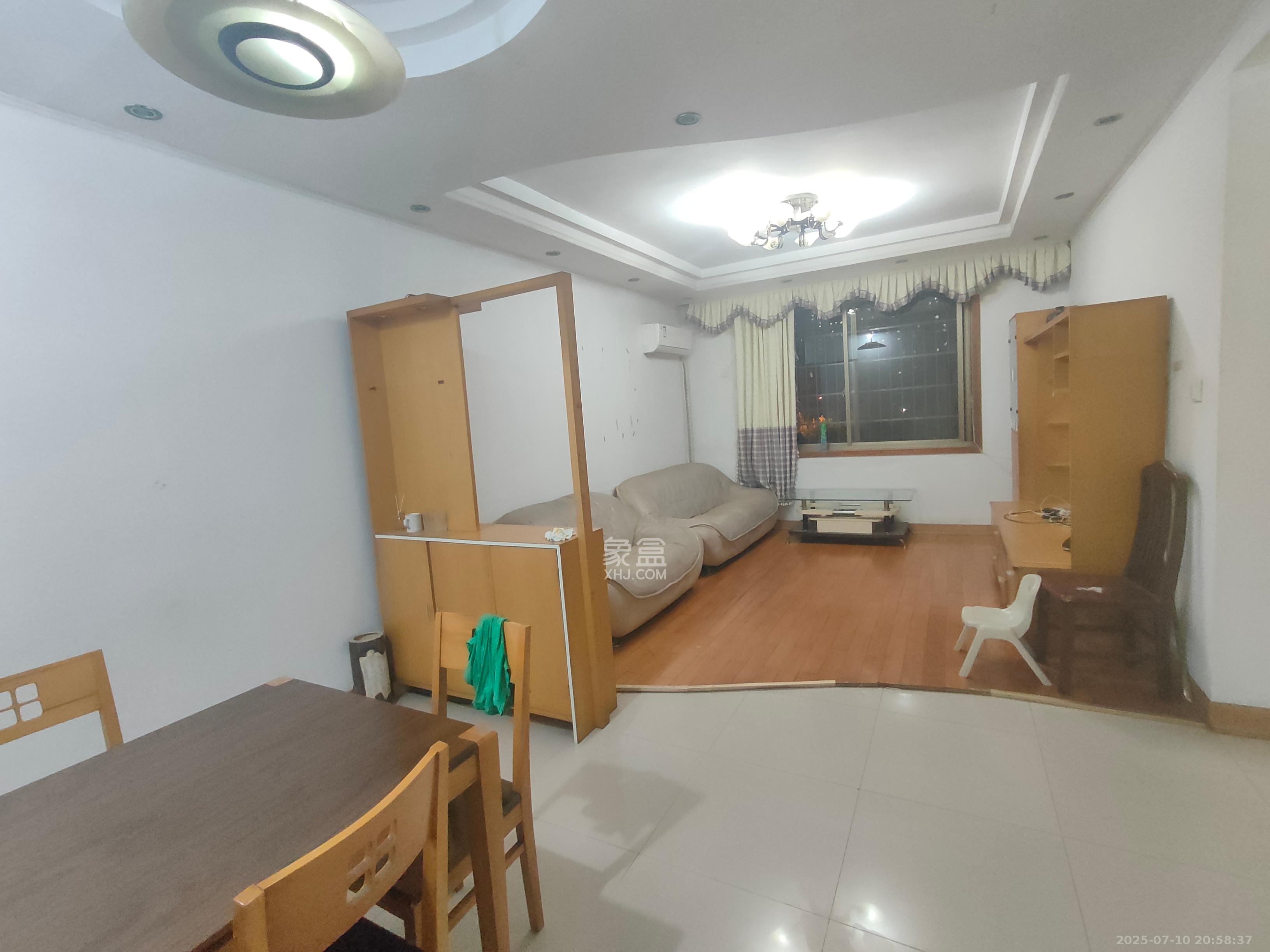 中建五局信和苑一区  2室2厅1卫   1500.00元/月