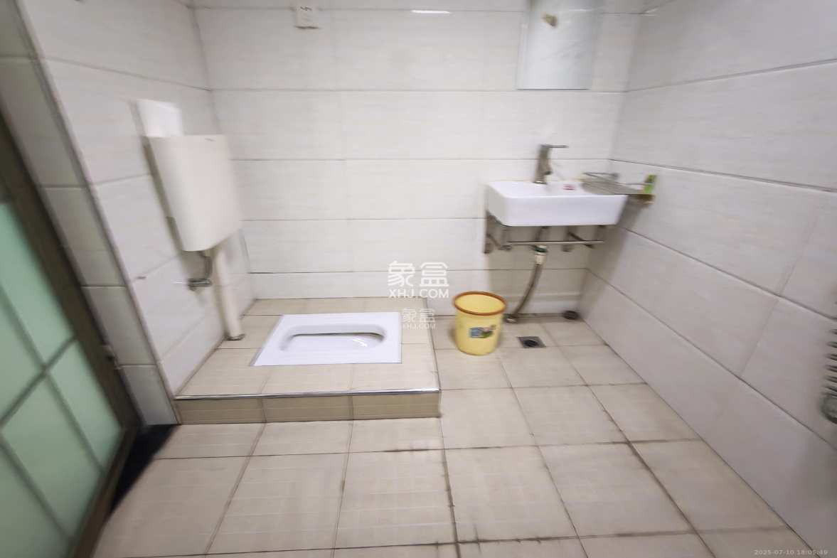 奥克斯广场 1室0厅1卫 1800.0元/月 奥克斯广场 1室0厅1卫 1800.0元/月室内图