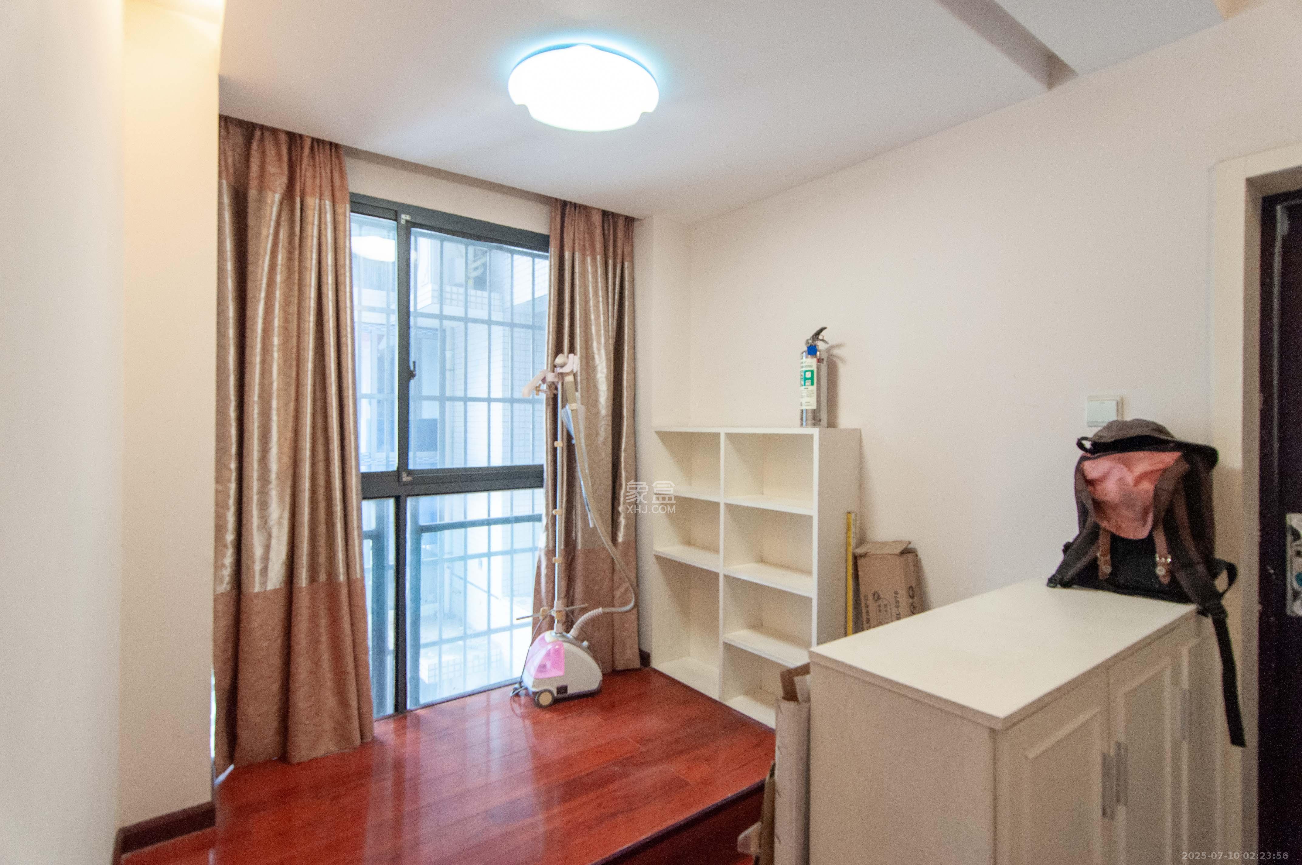 海林馨香雅苑  3室2厅1卫    73.8万 海林馨香雅苑  3室2厅1卫    73.8万其他