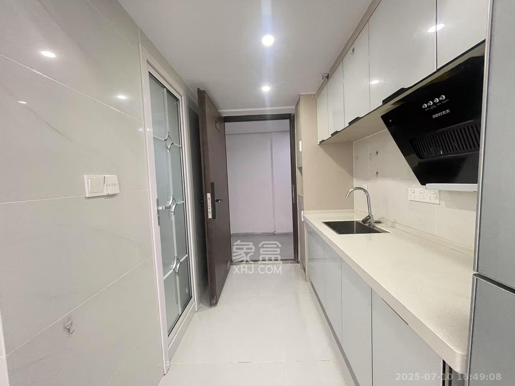 芝林商务中心 2室1厅1卫 1500.0元/月 芝林商务中心 2室1厅1卫 1500.0元/月室内图