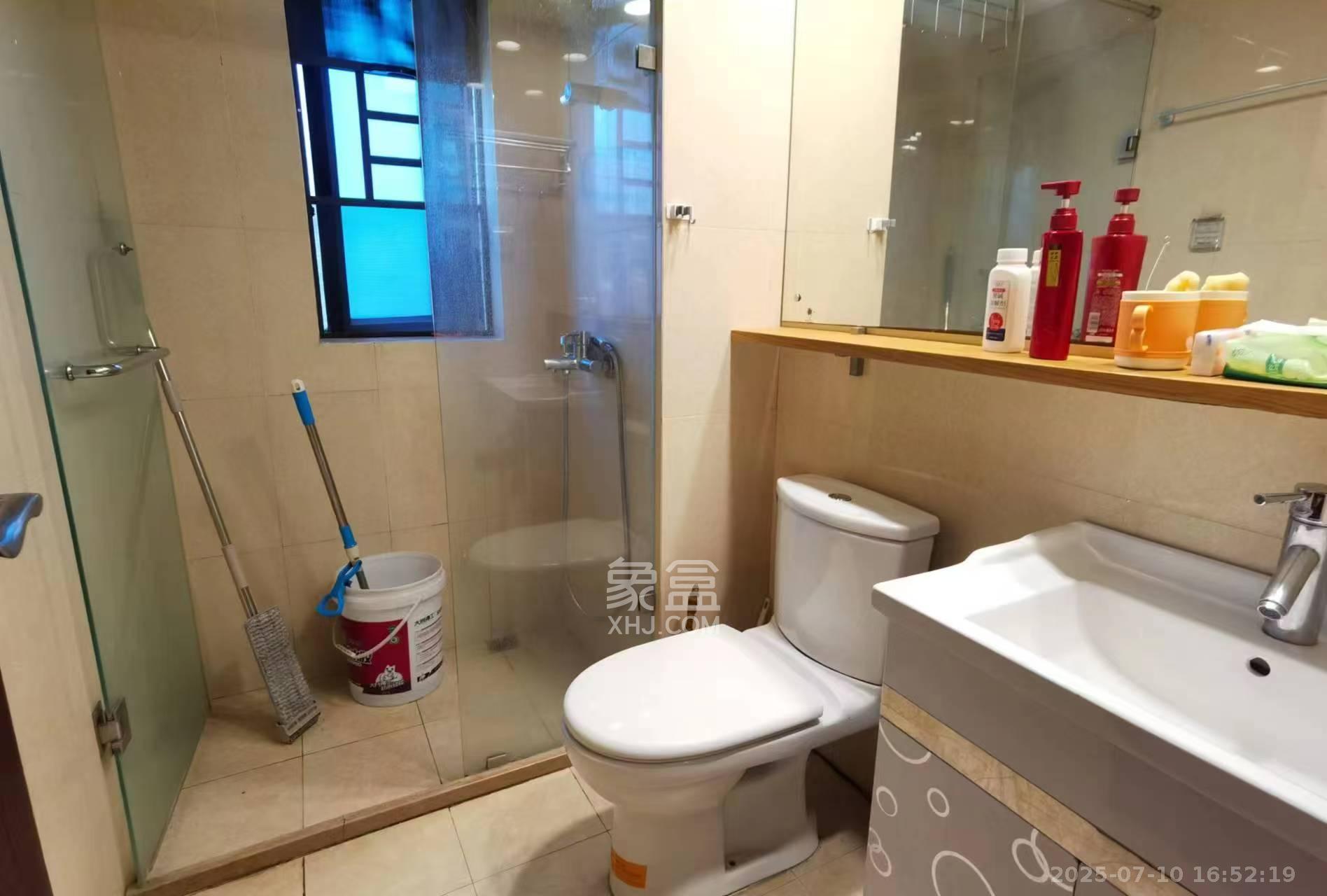 时代倾城一期  1室2厅1卫   1800.00元/月室内图