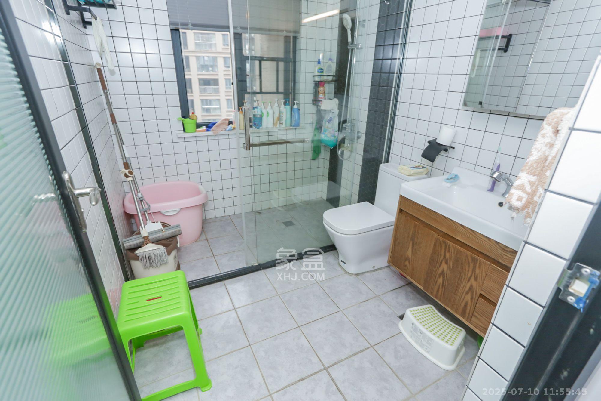 山水誉峰  4室2厅2卫   3700.00元/月室内图