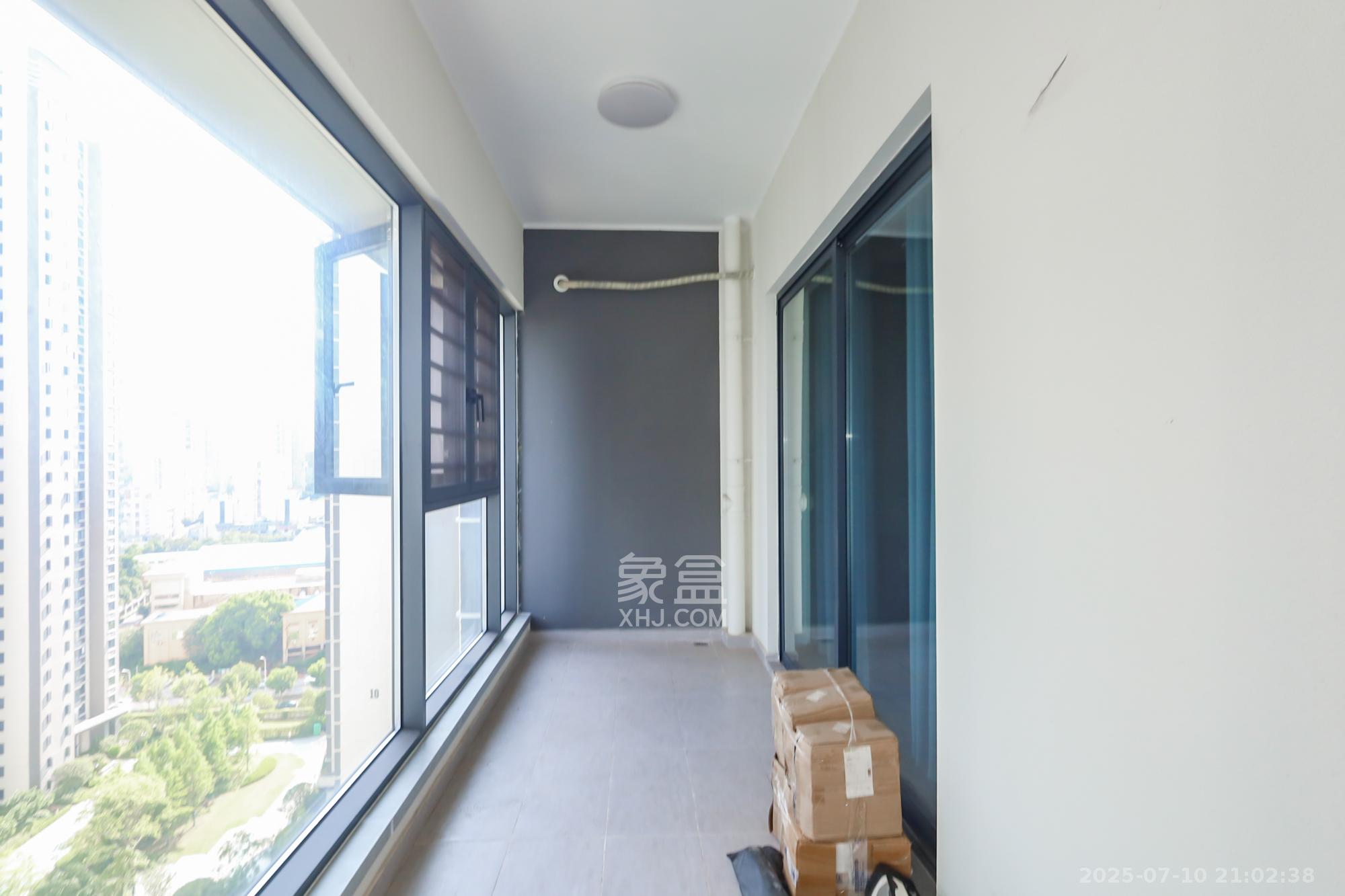 滨江府1913  4室2厅2卫    215.0万 滨江府1913  4室2厅2卫    215.0万阳台