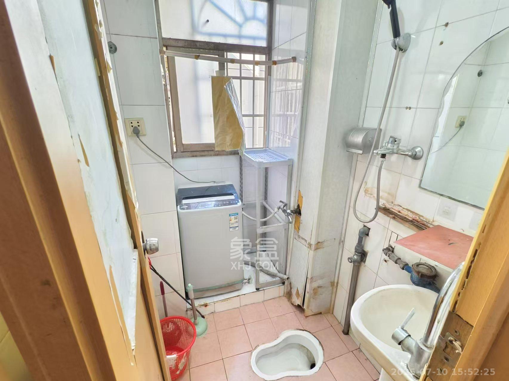 魏家坡  3室1厅1卫   1600.00元/月室内图
