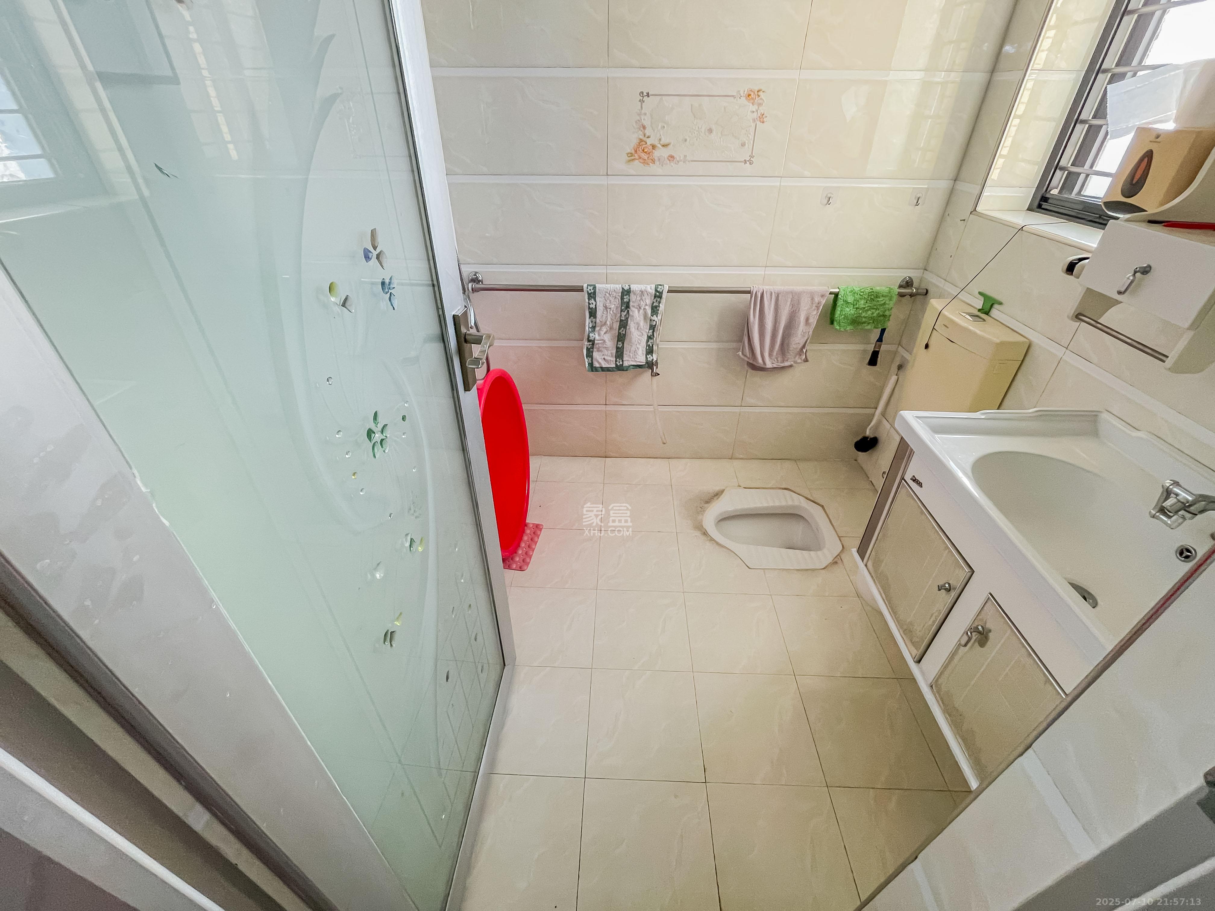 中国铁建国际城一期 3室2厅1卫 55.0万 中国铁建国际城一期 3室2厅1卫 55.0万卫生间