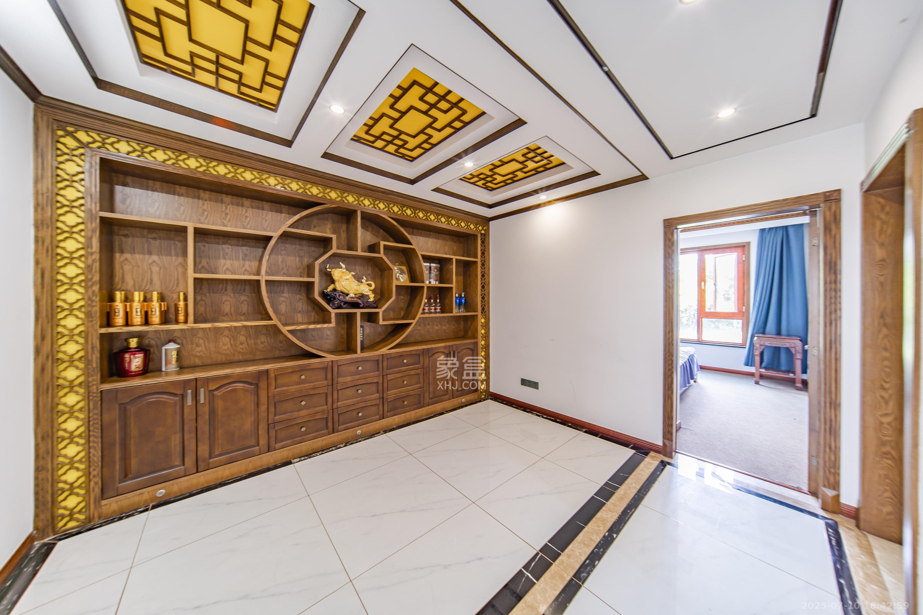 金科东方大院五期  5室2厅3卫    590.0万其他