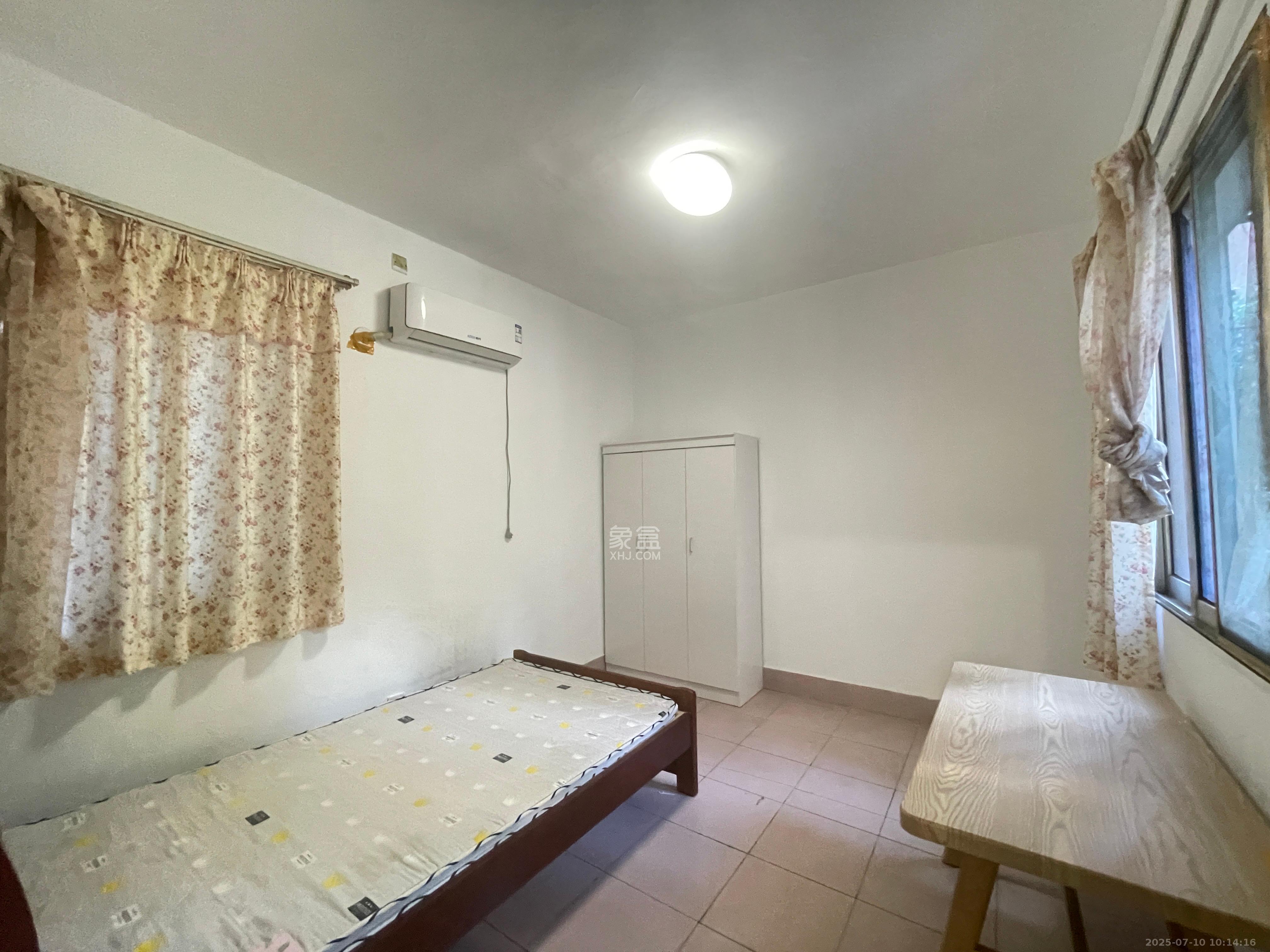 省脑科医院宿舍(康苑小区) 2室2厅1卫 1700.0元/月 省脑科医院宿舍(康苑小区) 2室2厅1卫 1700.0元/月室内图