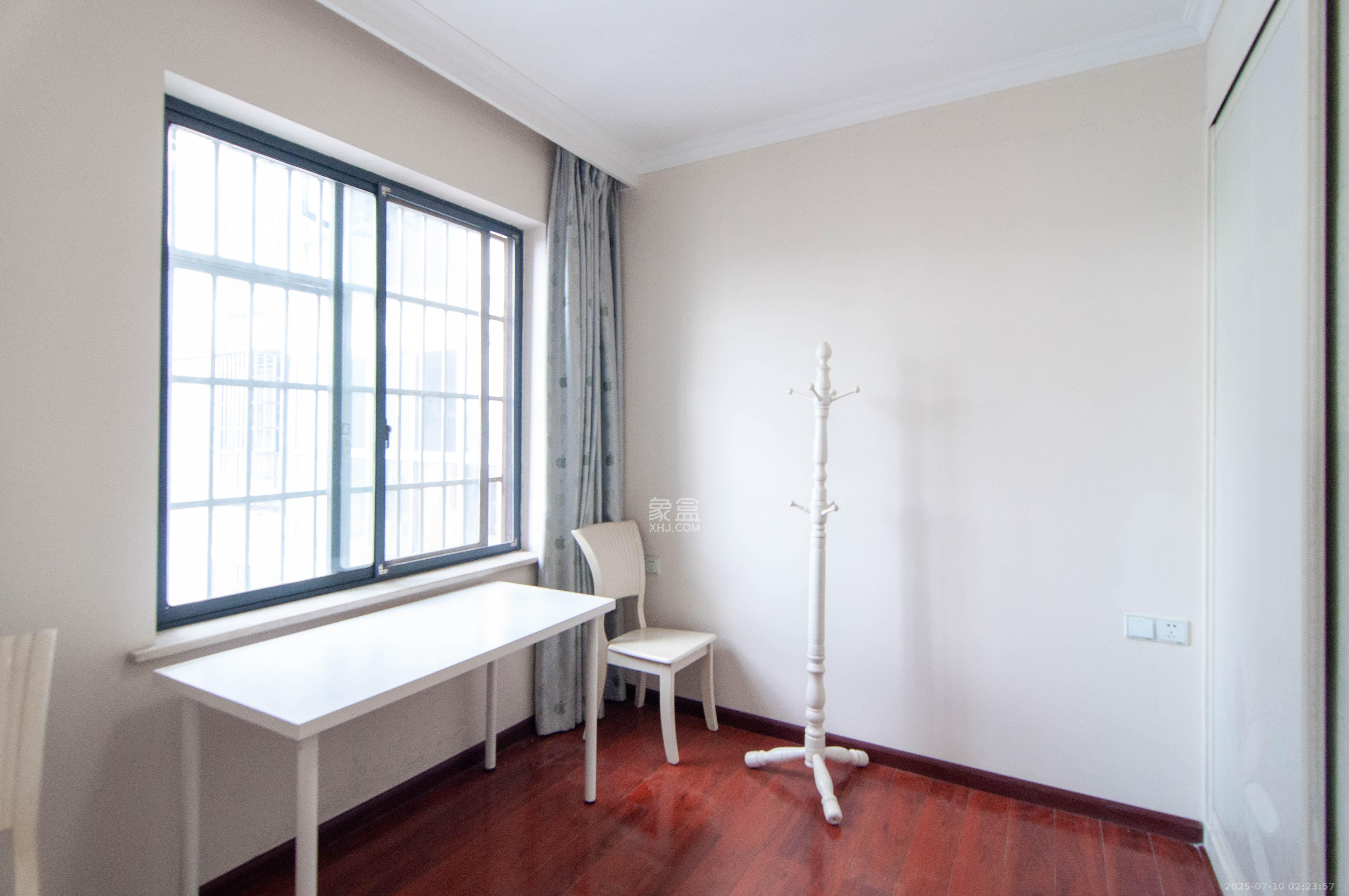 海林馨香雅苑  3室2厅1卫    73.8万 海林馨香雅苑  3室2厅1卫    73.8万其他