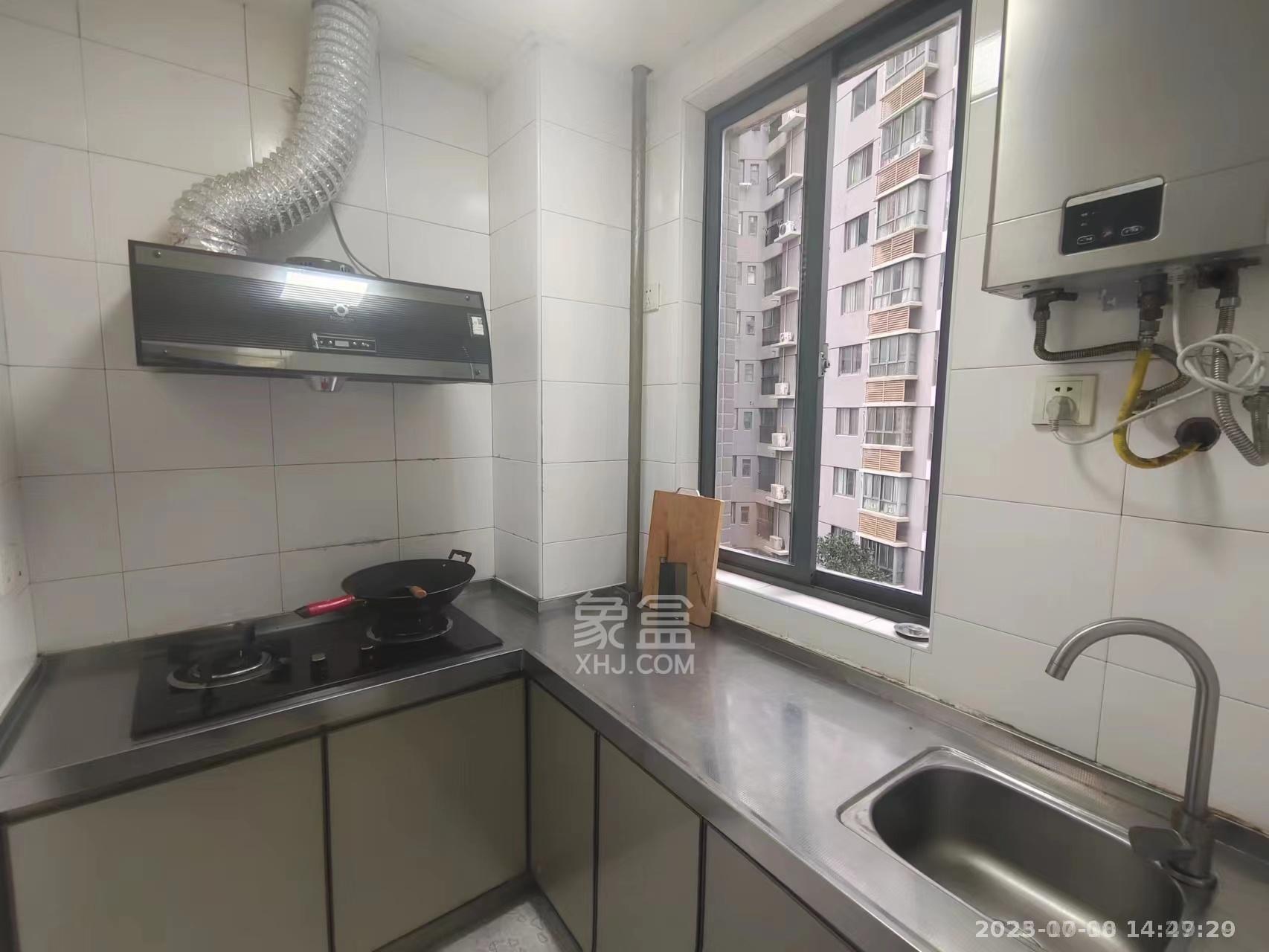 城市风景 2室2厅1卫 1400.0元/月 城市风景 2室2厅1卫 1400.0元/月室内图