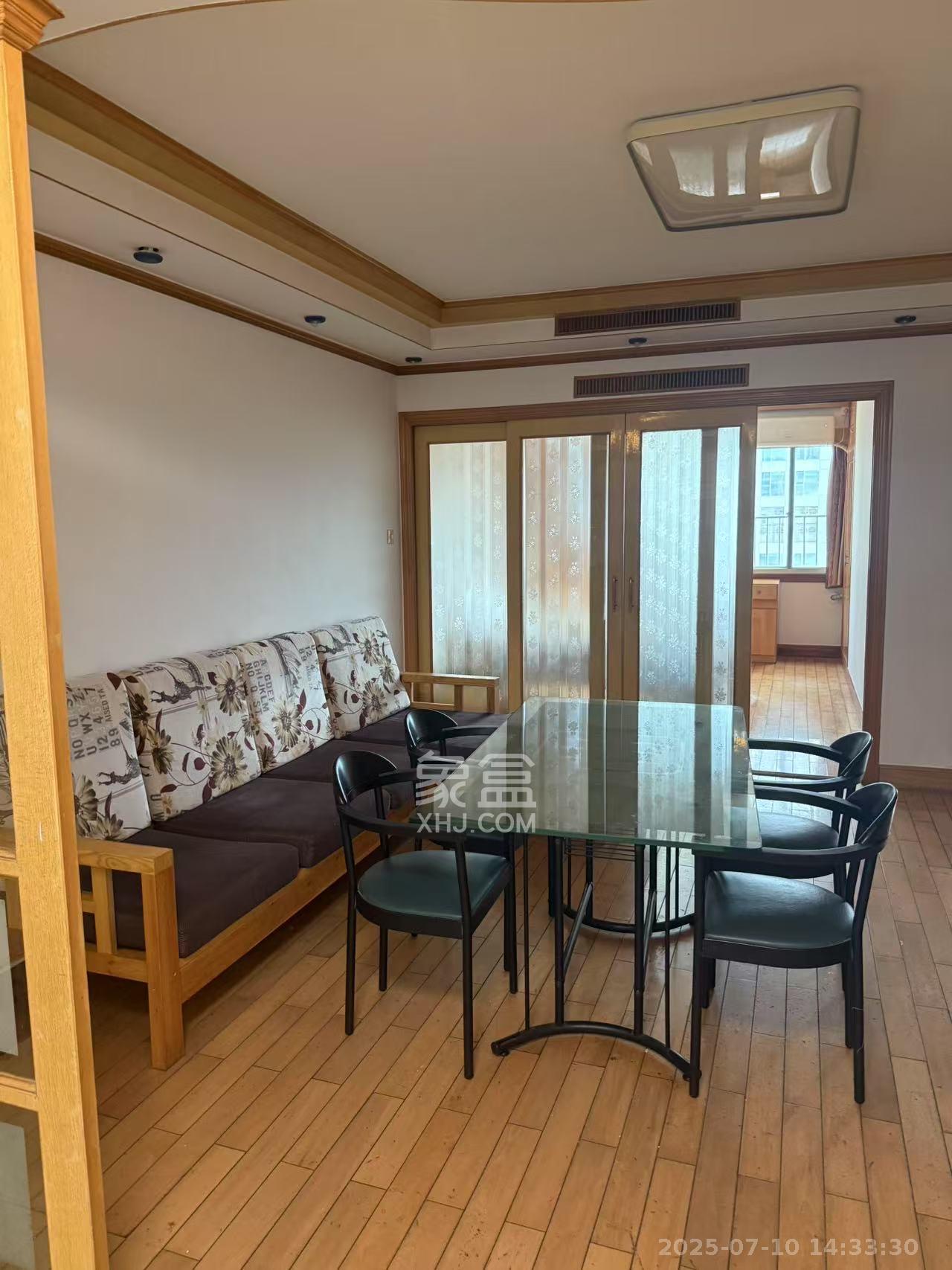 建工集团单位房  4室1厅1卫   2800.00元/月
