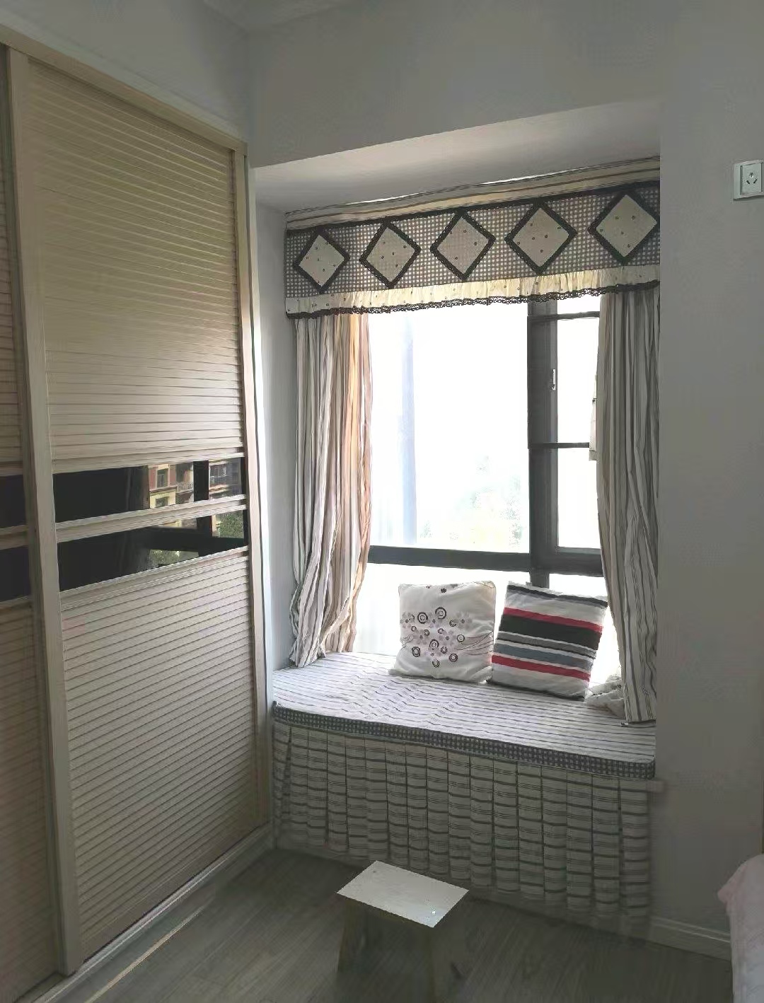愉景湾东域  3室0厅0卫   2100.00元/月室内图