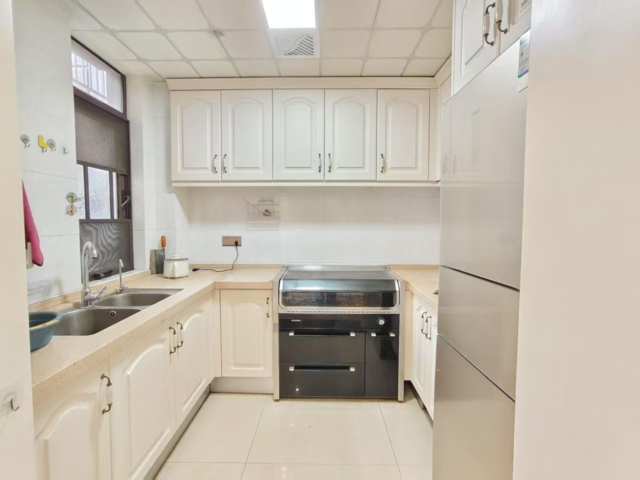 君临上海湾 3室2厅2卫 2600.0元/月 君临上海湾 3室2厅2卫 2600.0元/月室内图