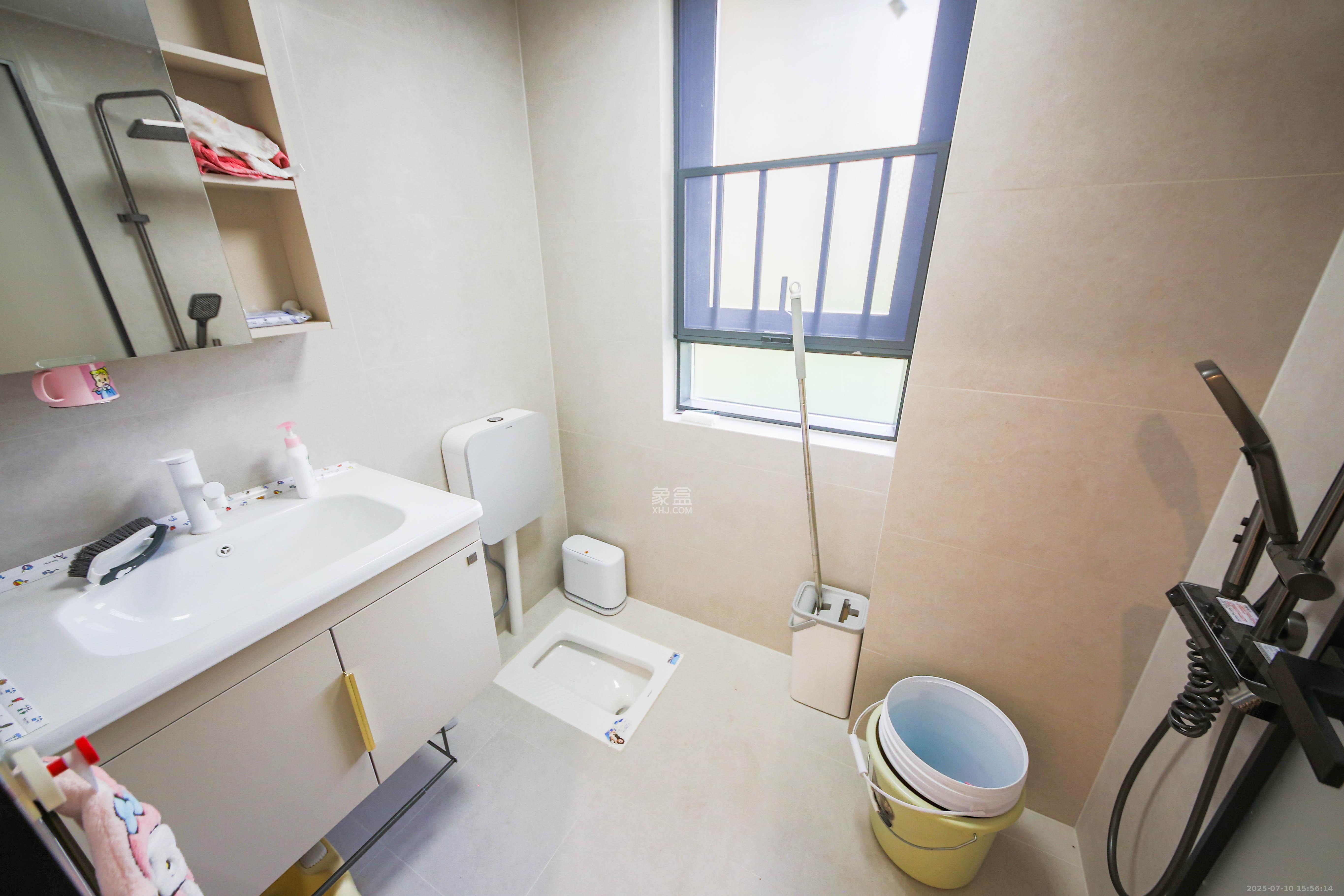 五江书香苑 4室2厅2卫 198.0万 五江书香苑 4室2厅2卫 198.0万卫生间