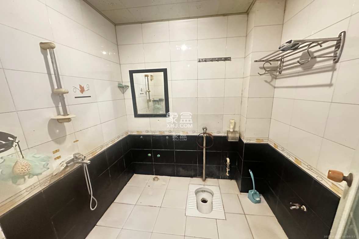 中南汽车世界 2室2厅1卫 1000.0元/月 中南汽车世界 2室2厅1卫 1000.0元/月室内图