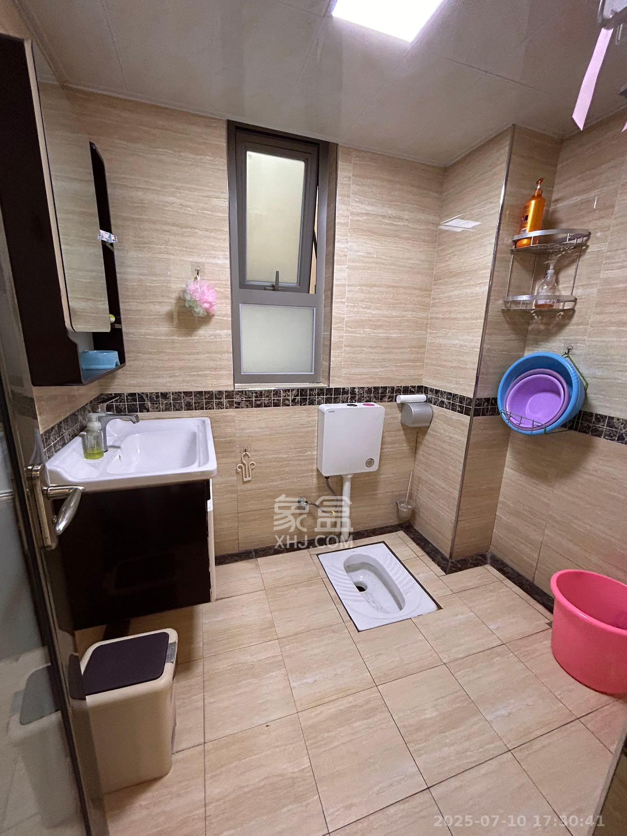 怡海星城 3室2厅2卫 2300.0元/月 怡海星城 3室2厅2卫 2300.0元/月室内图