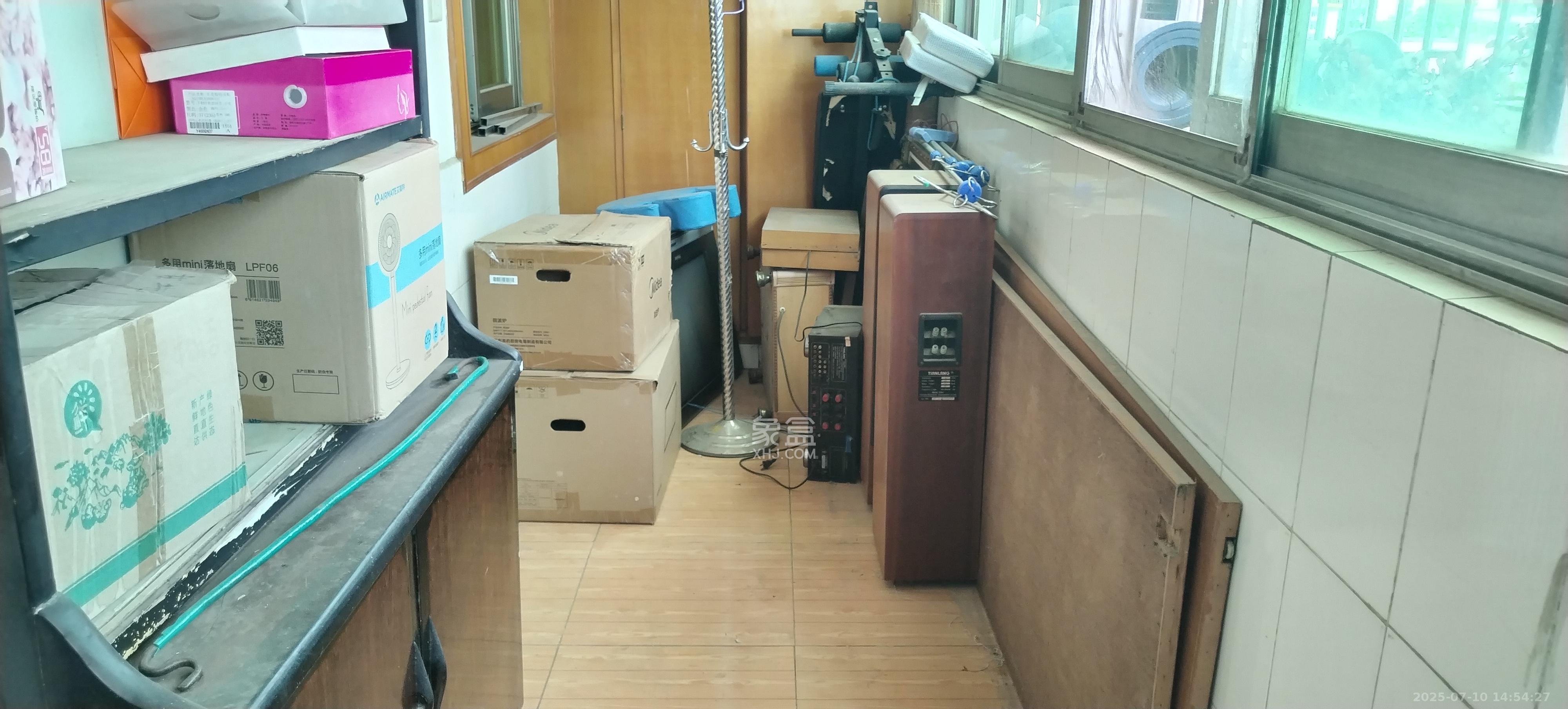 铁四院 2室2厅1卫 1400.0元/月 铁四院 2室2厅1卫 1400.0元/月室内图