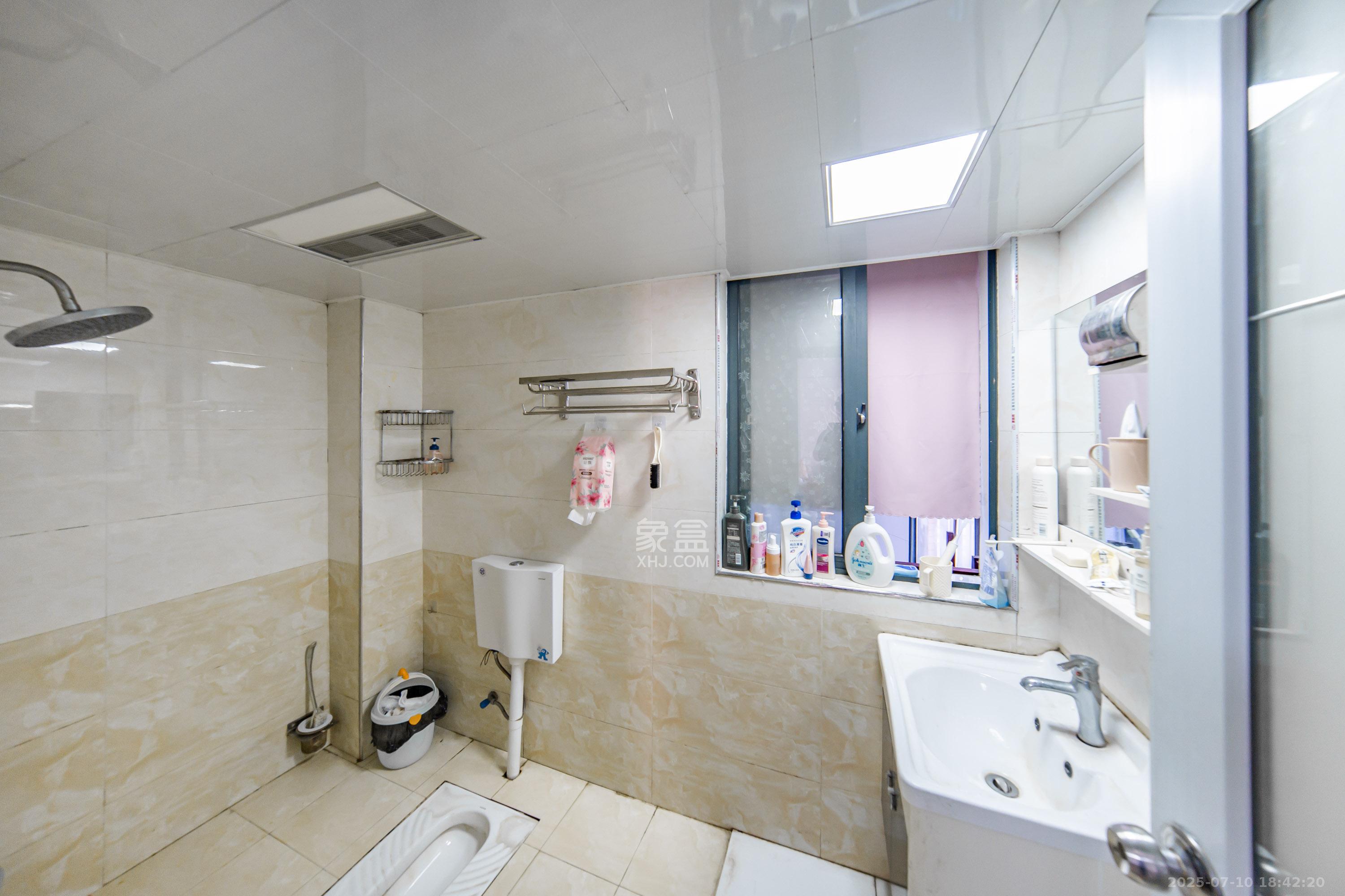 诚兴园 2室2厅1卫 56.0万 诚兴园 2室2厅1卫 56.0万卫生间