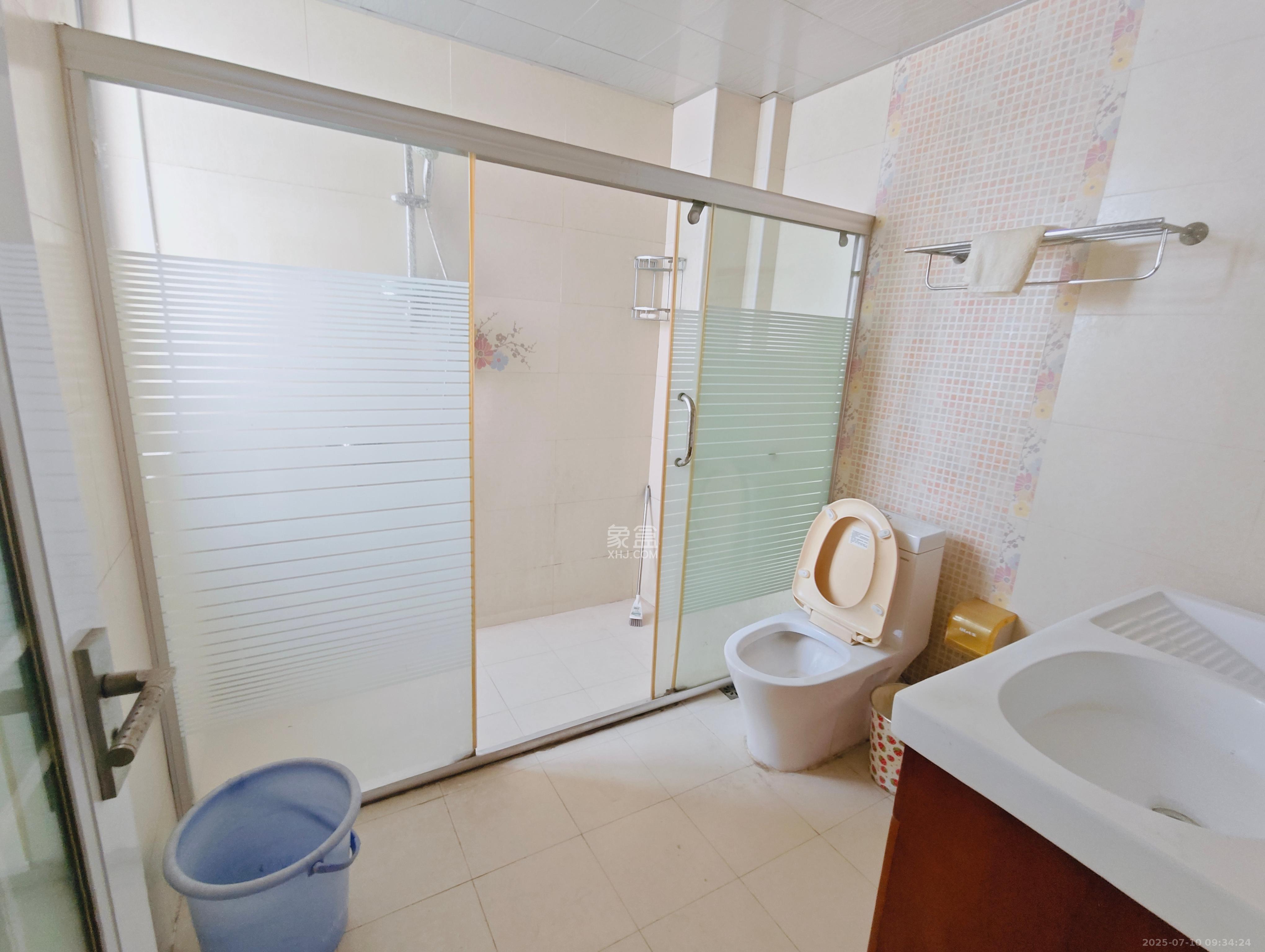 西子花苑 3室2厅2卫 2800.0元/月 西子花苑 3室2厅2卫 2800.0元/月室内图