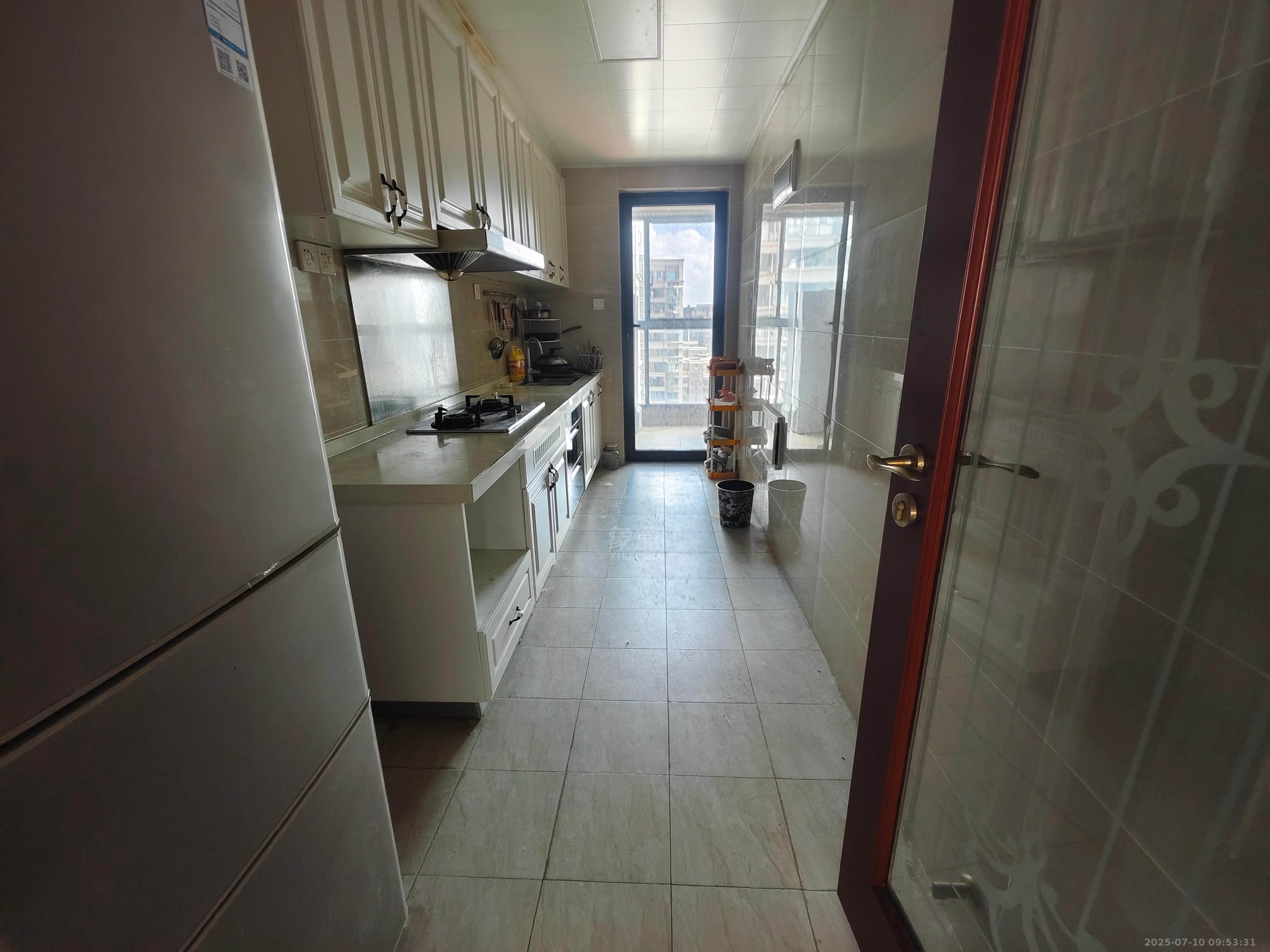 恒大华府 3室2厅2卫 2500.0元/月 恒大华府 3室2厅2卫 2500.0元/月室内图