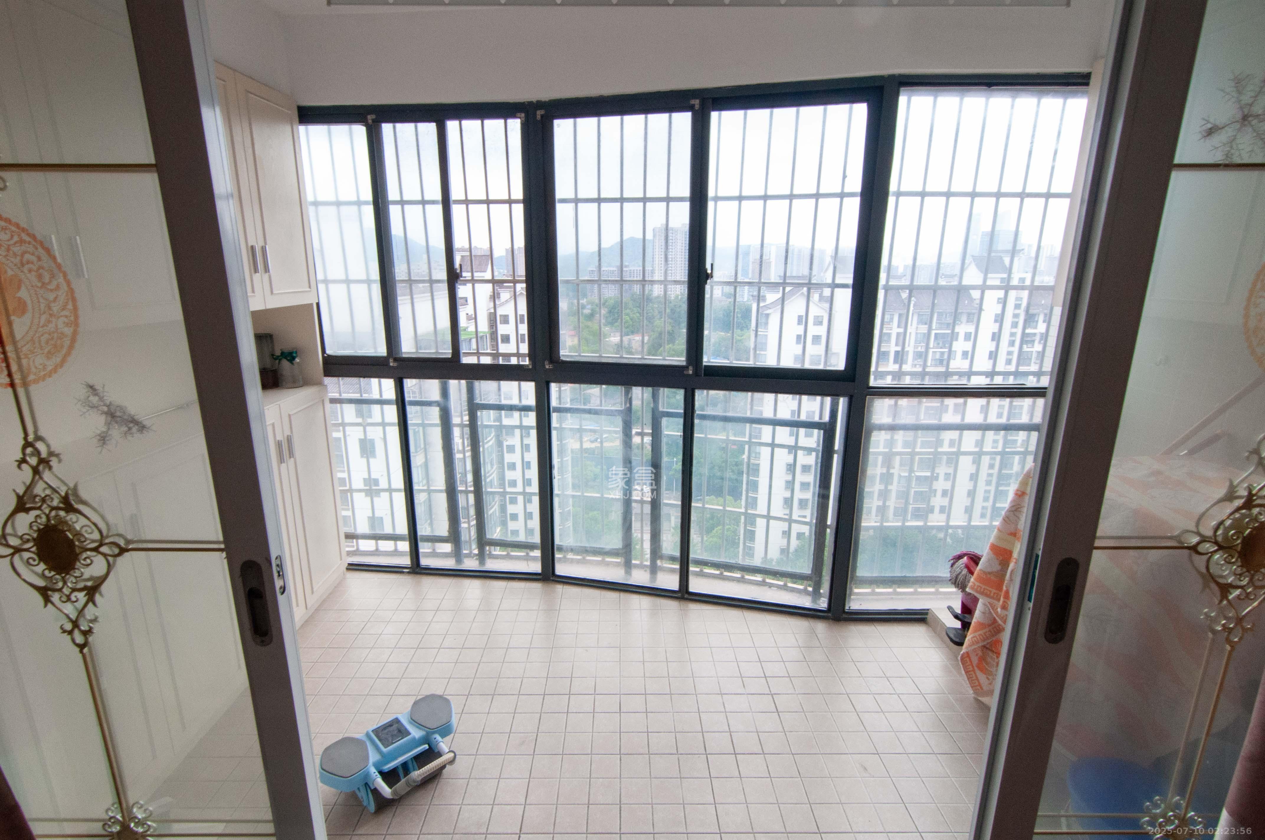 海林馨香雅苑  3室2厅1卫    73.8万 海林馨香雅苑  3室2厅1卫    73.8万其他