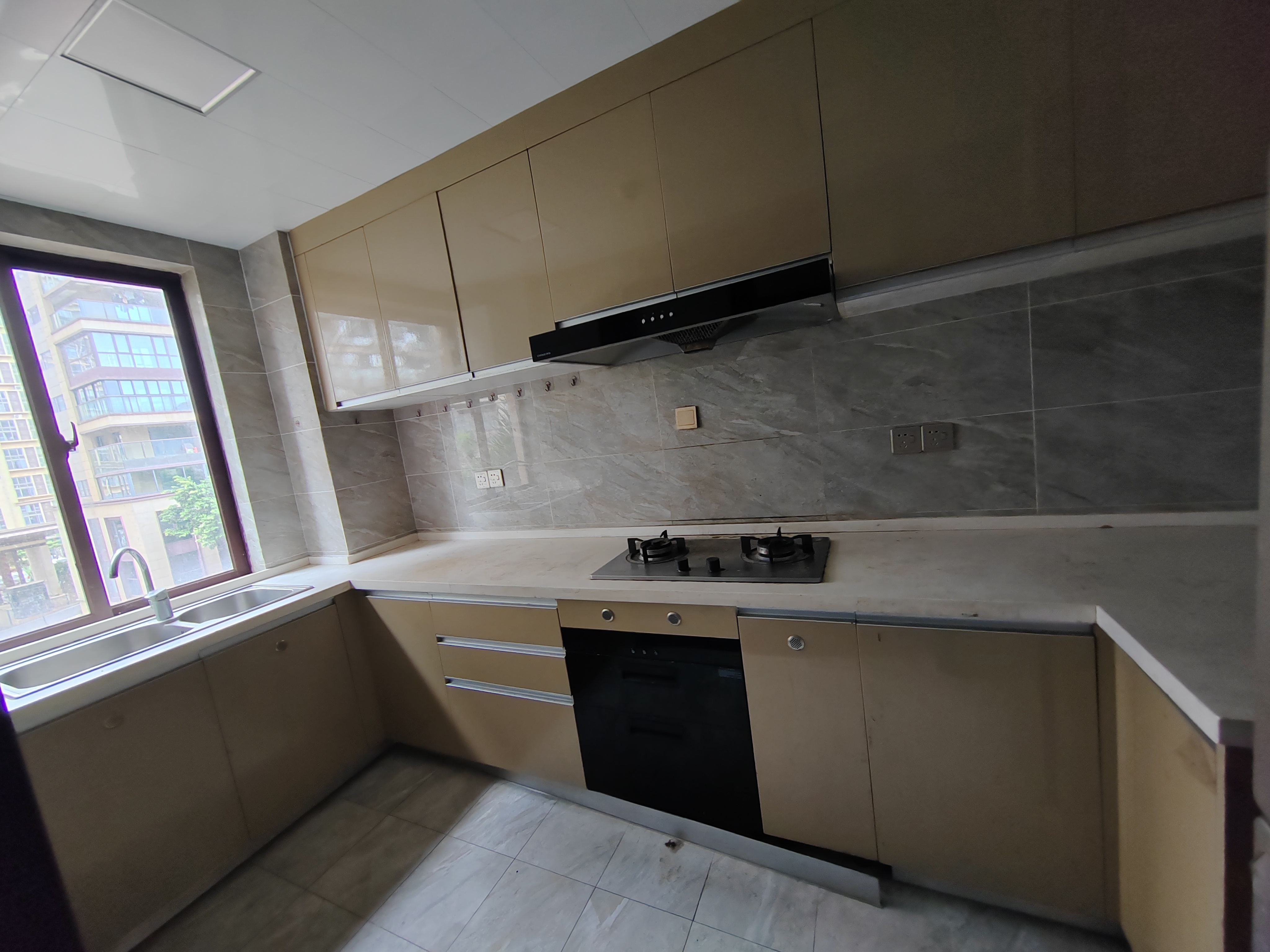 鲁能海蓝园筑  3室2厅2卫    2200.0元/月 鲁能海蓝园筑  3室2厅2卫    2200.0元/月室内图