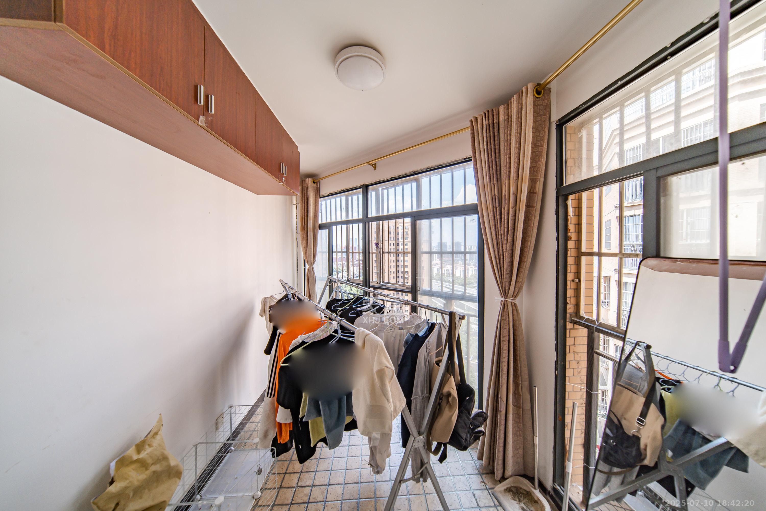 诚兴园 2室2厅1卫 56.0万 诚兴园 2室2厅1卫 56.0万阳台