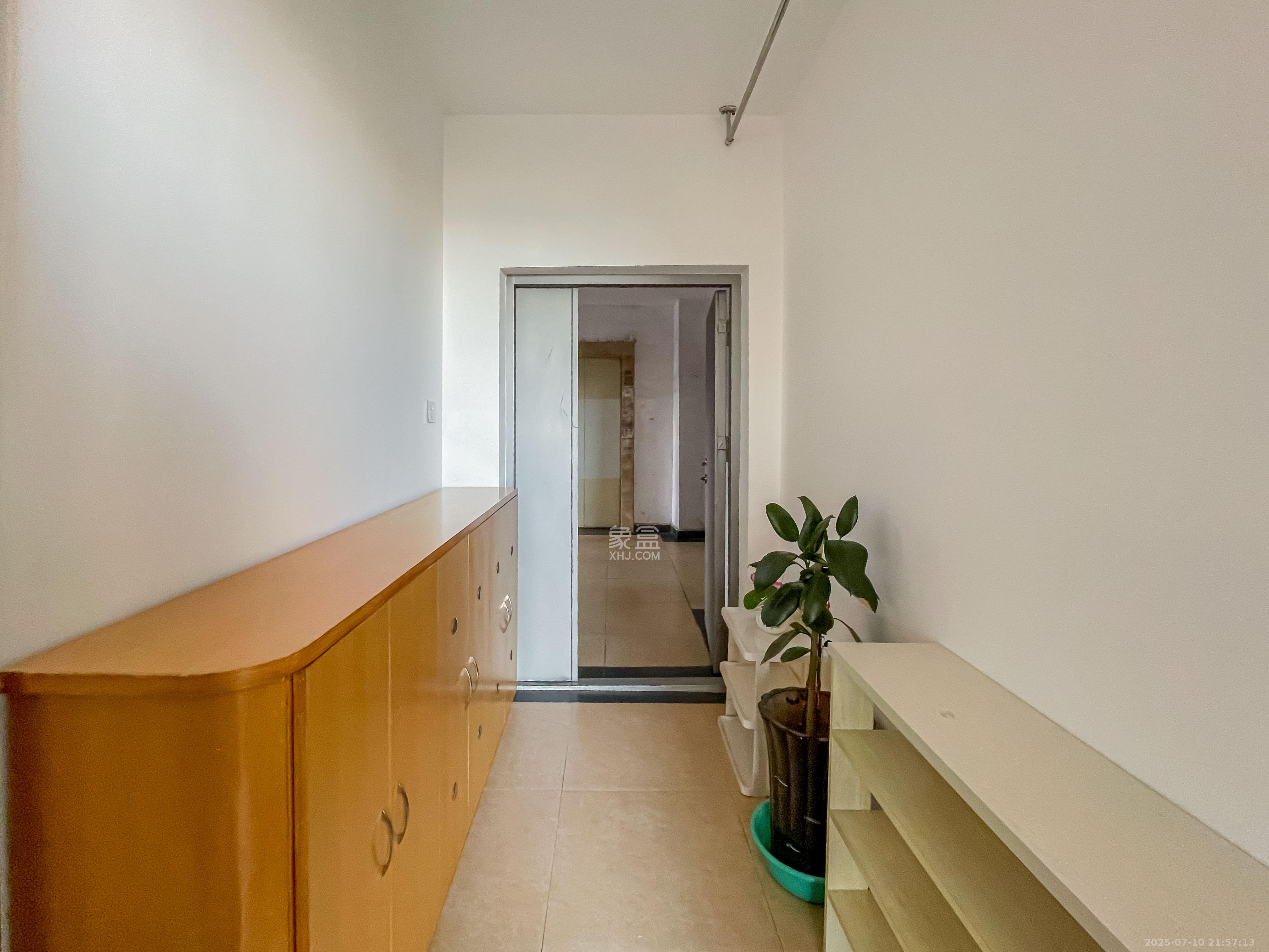 中国铁建国际城一期 3室2厅1卫 55.0万 中国铁建国际城一期 3室2厅1卫 55.0万卧室