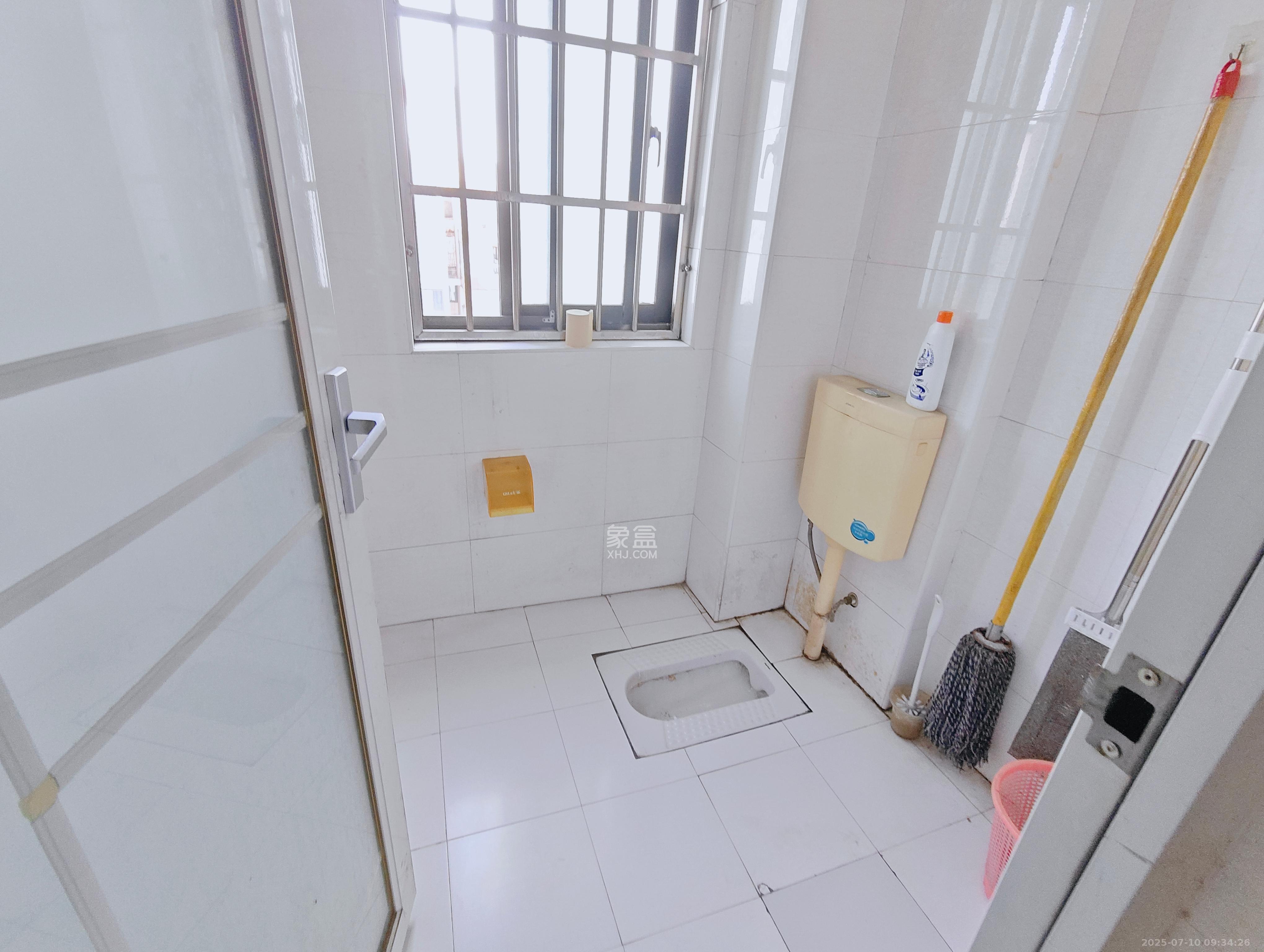 西子花苑 3室2厅2卫 2800.0元/月 西子花苑 3室2厅2卫 2800.0元/月室内图