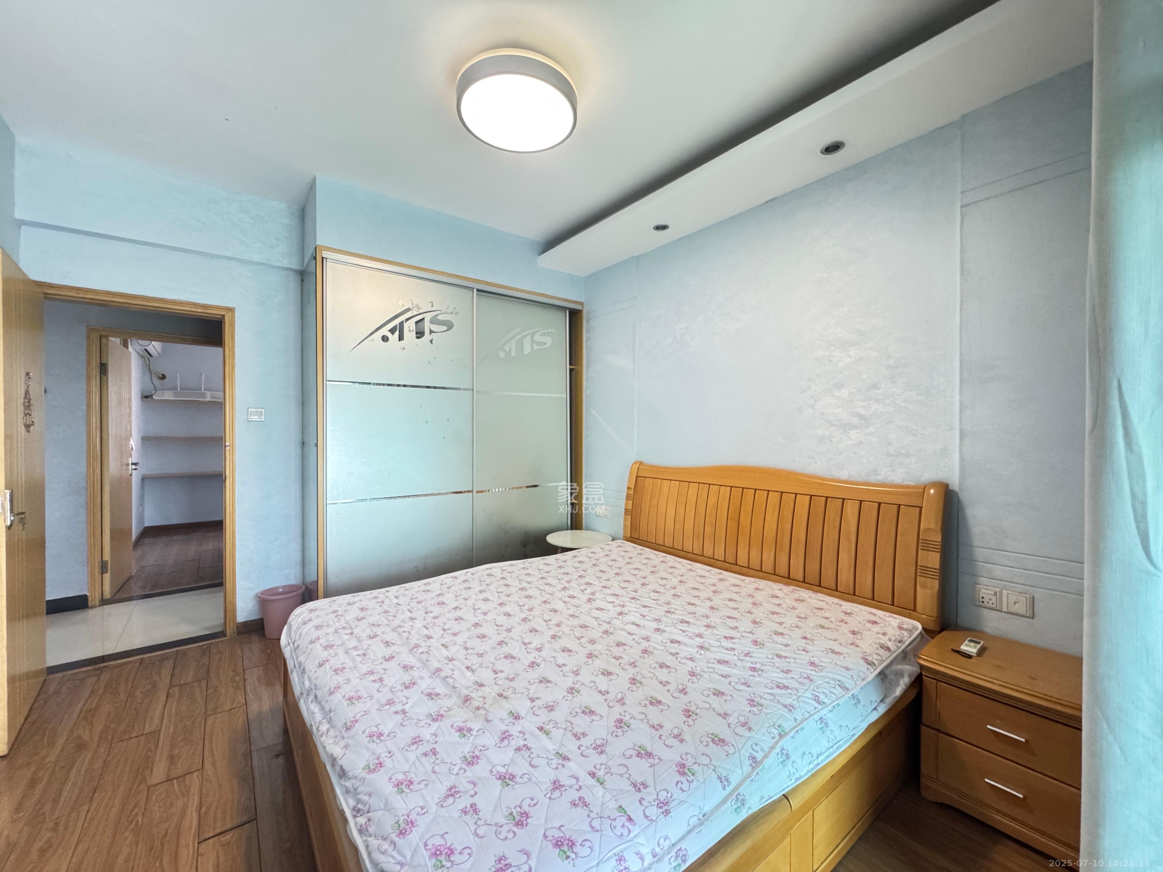 新城新世界一二三期 3室2厅1卫 2400.0元/月 新城新世界一二三期 3室2厅1卫 2400.0元/月室内图