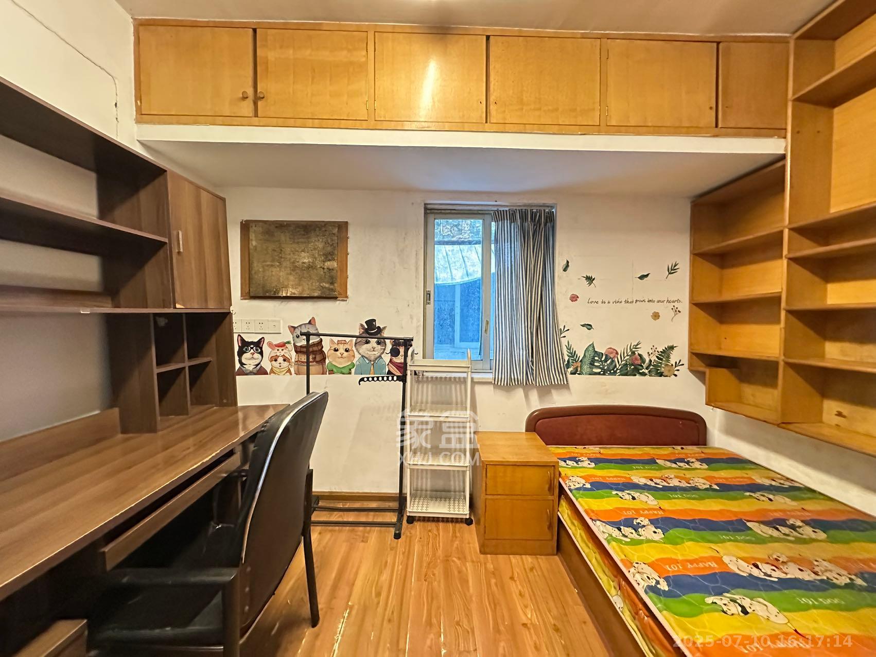 市总工会宿舍(司马里36号) 3室2厅1卫 1700.0元/月 市总工会宿舍(司马里36号) 3室2厅1卫 1700.0元/月室内图