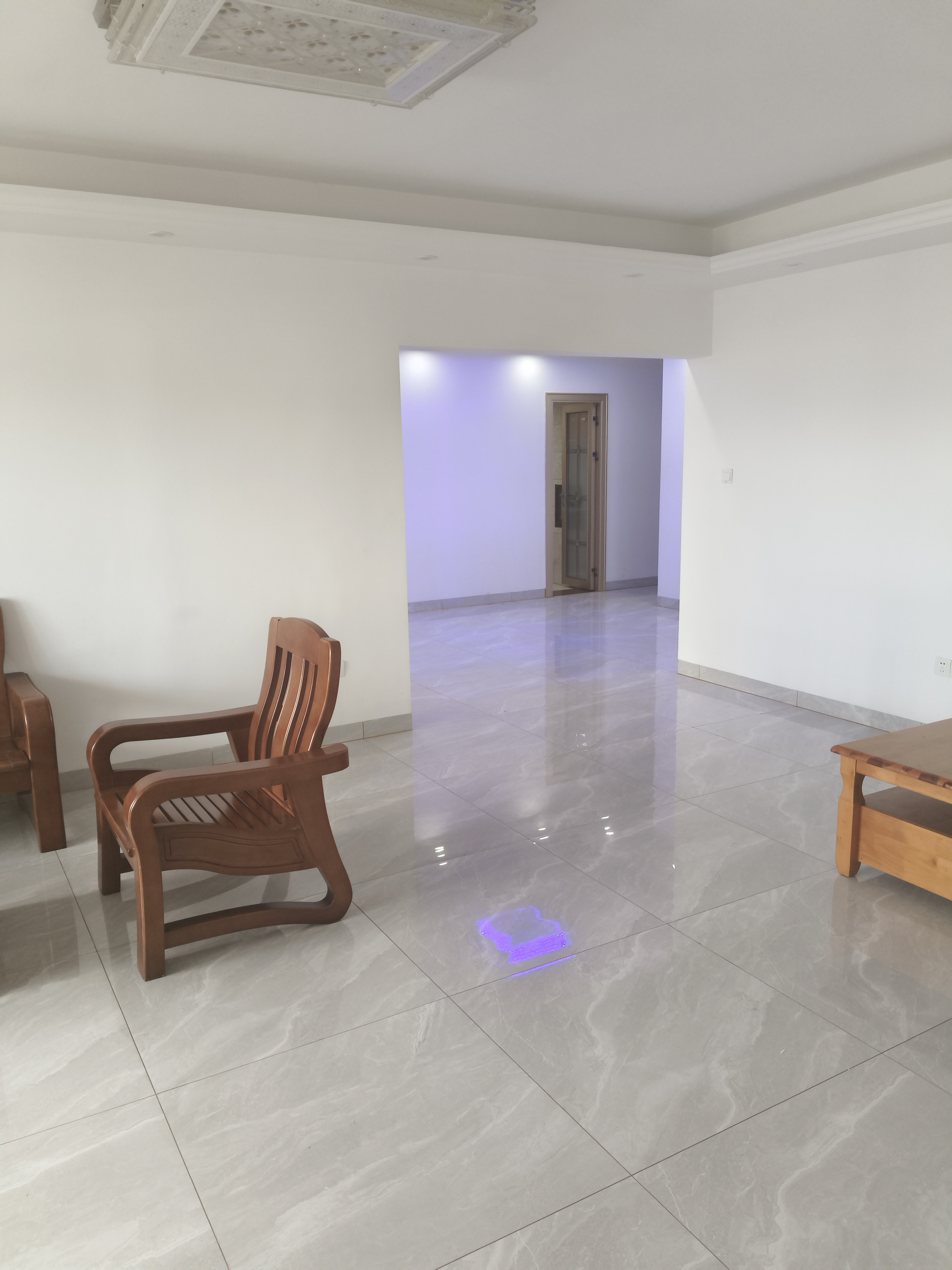 首力大厦 3室2厅2卫 3500.0元/月 首力大厦 3室2厅2卫 3500.0元/月室内图