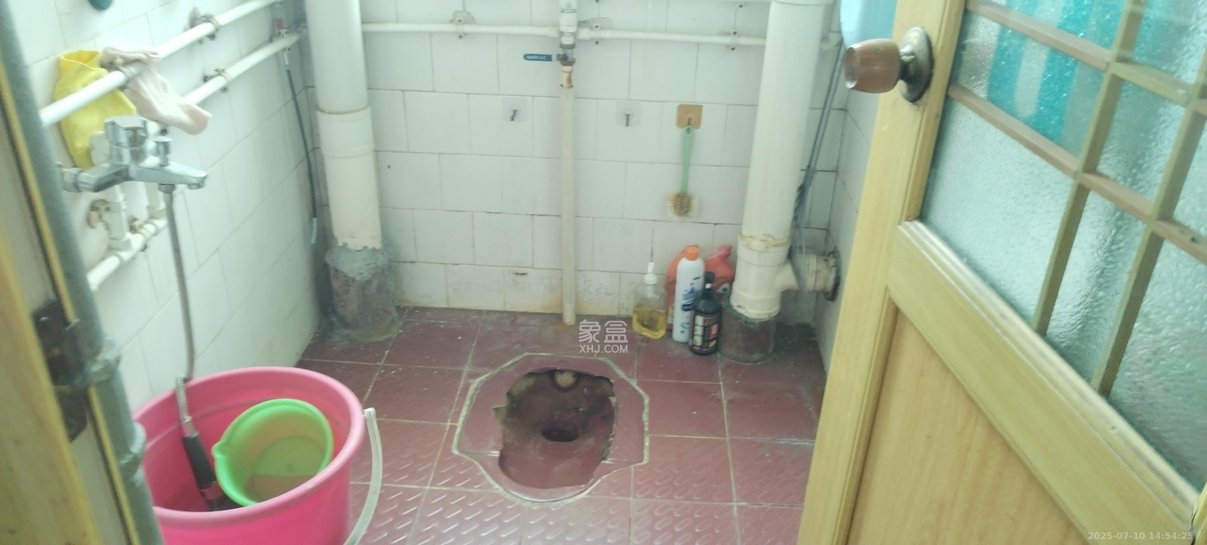 铁四院 2室2厅1卫 1400.0元/月 铁四院 2室2厅1卫 1400.0元/月室内图