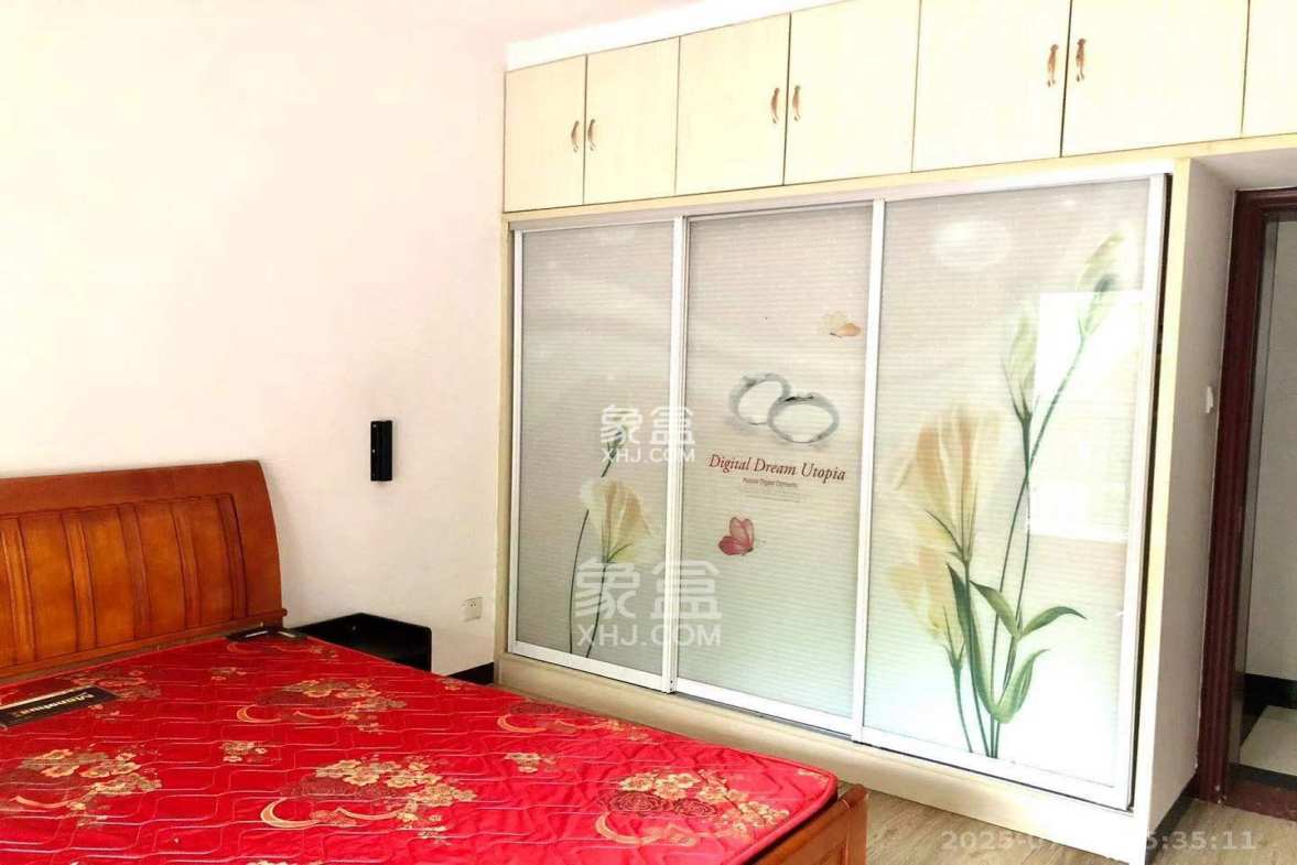 世纪桃花苑  2室2厅1卫    1700.0元/月 世纪桃花苑  2室2厅1卫    1700.0元/月室内图