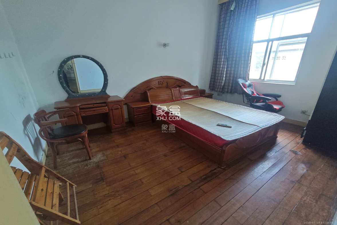 人民新村  2室1厅1卫    1600.0元/月 人民新村  2室1厅1卫    1600.0元/月室内图