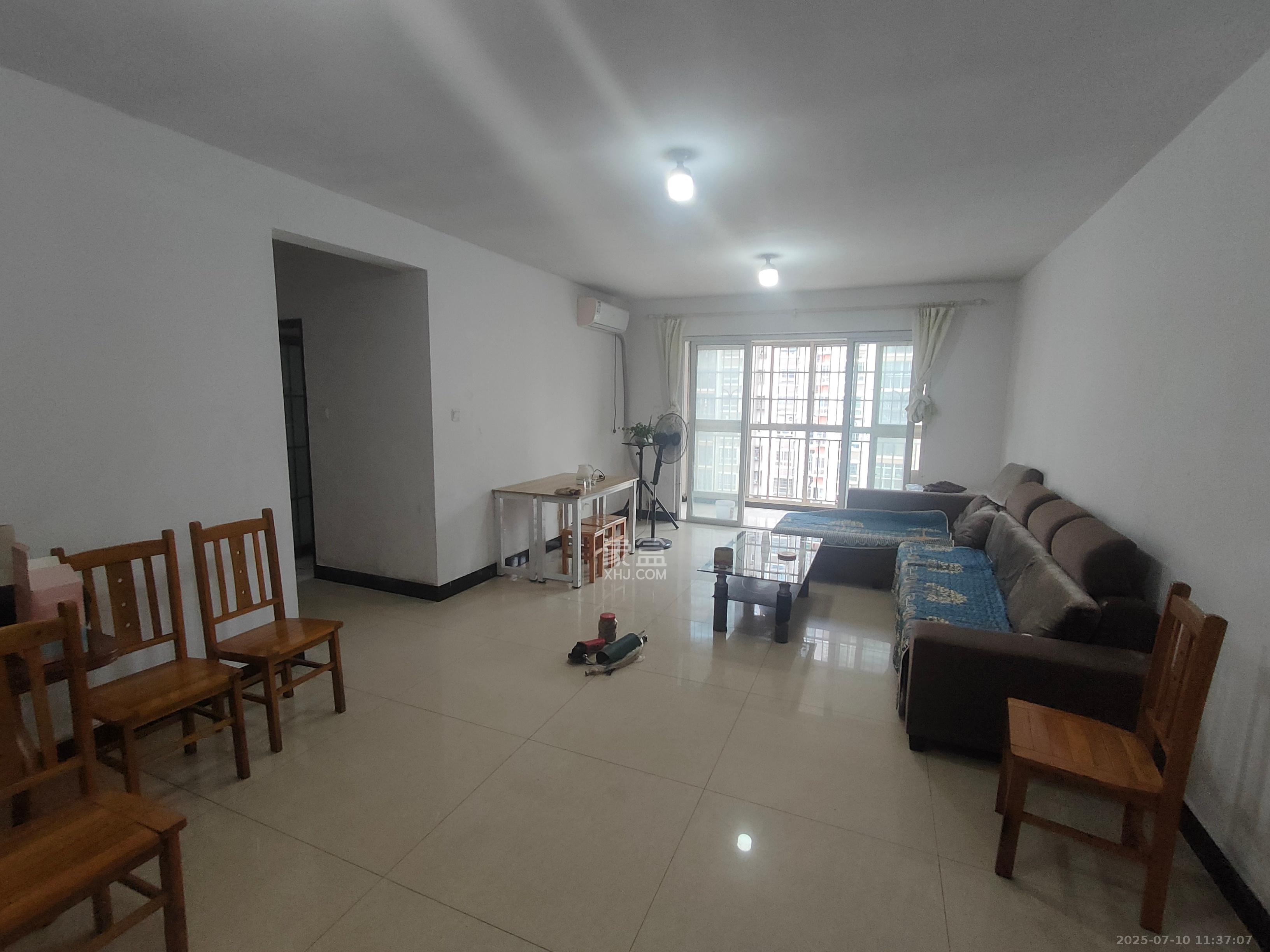 骑龙安置小区  3室2厅1卫    2800.0元/月室内图