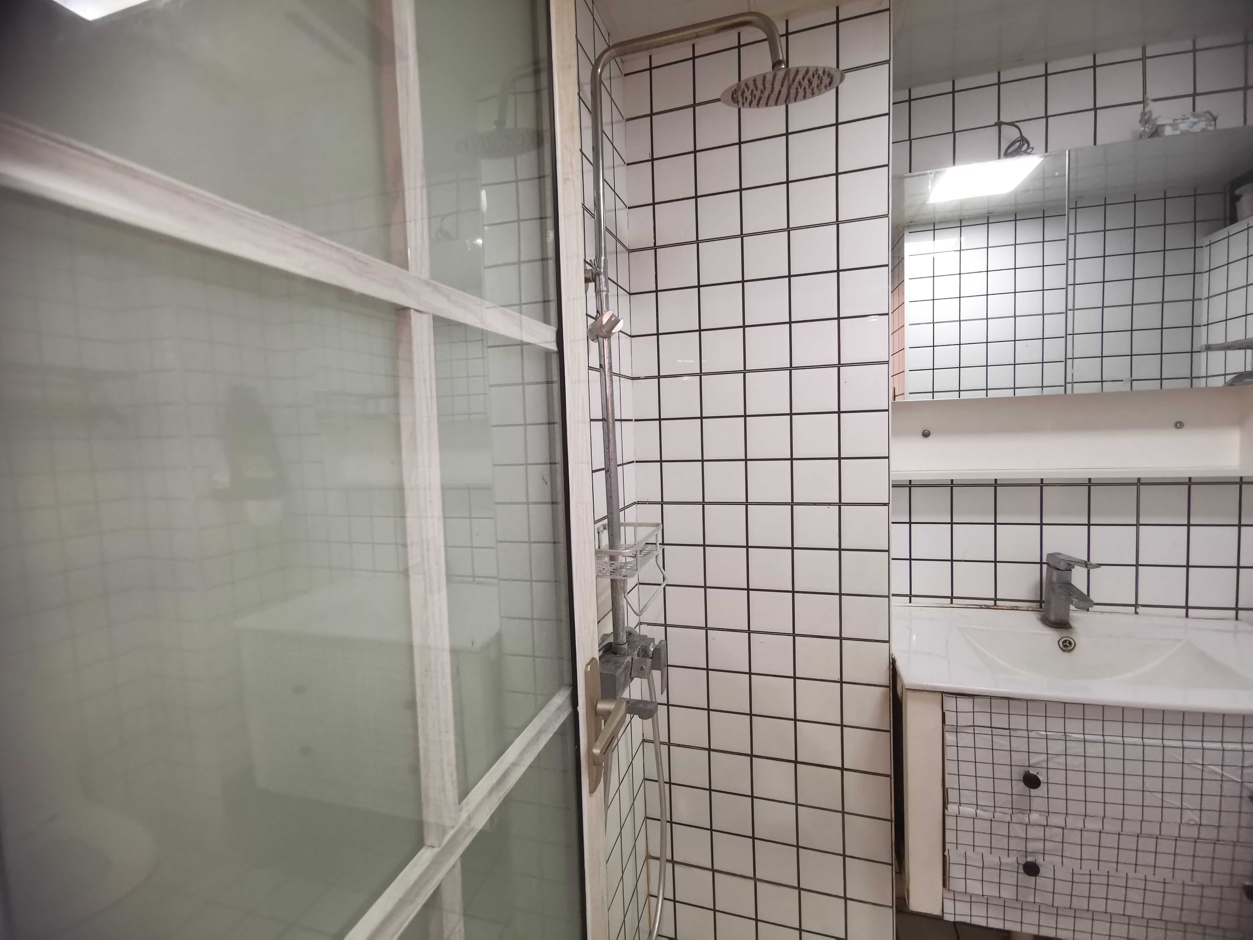 英伦首府金域豪廷 1室1厅1卫 1500.0元/月 英伦首府金域豪廷 1室1厅1卫 1500.0元/月室内图